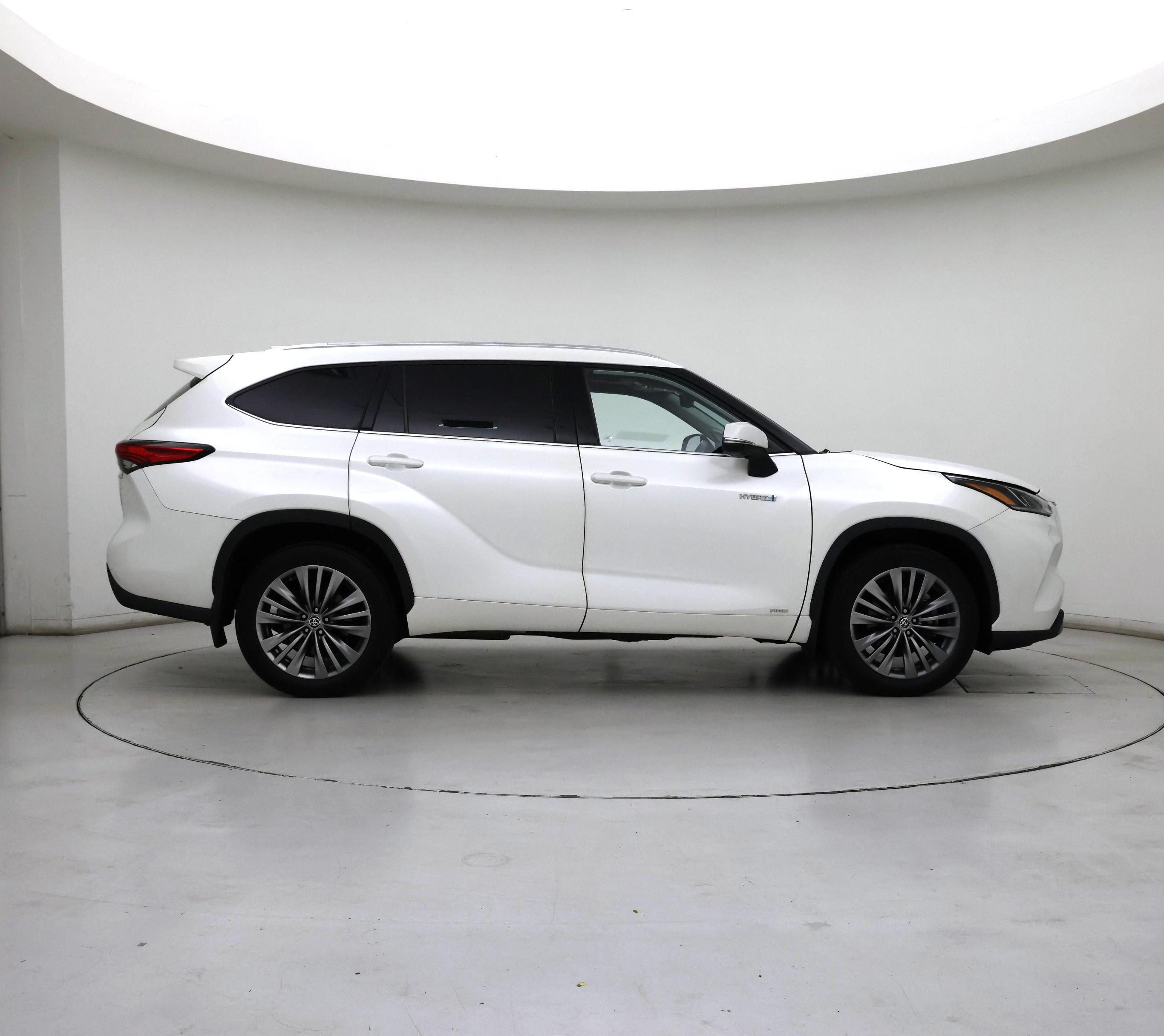 Thumbnail: 2021 Toyota Highlander - 7