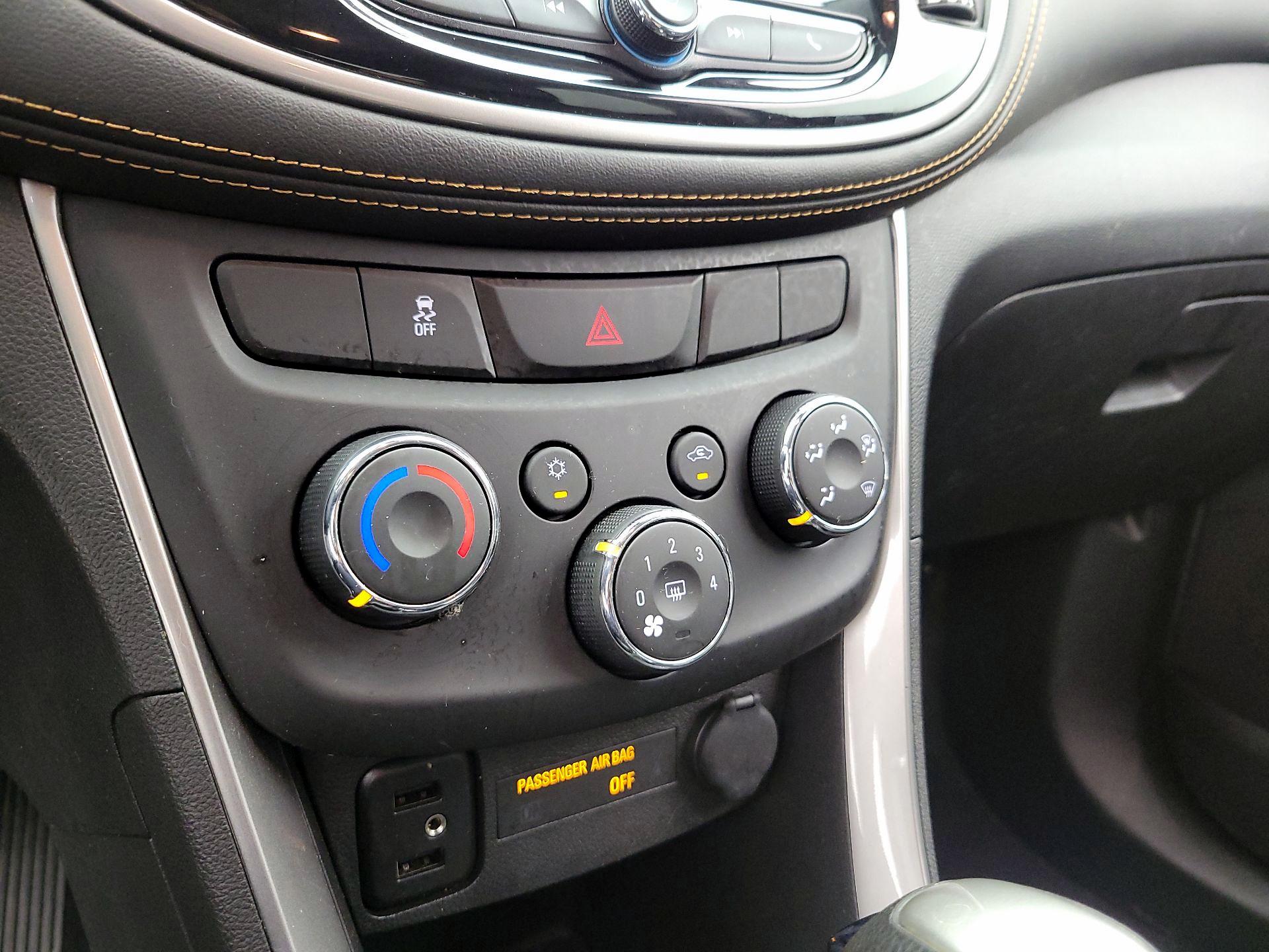 Thumbnail: 2018 Chevrolet Trax - 17