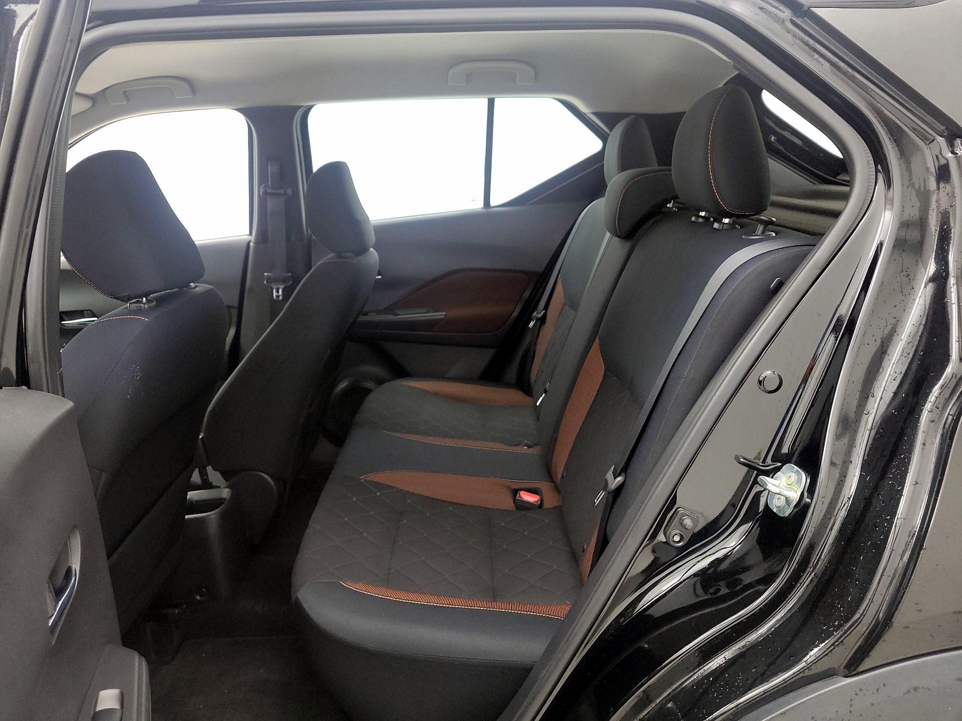 Thumbnail: 2018 Nissan Kicks - 18