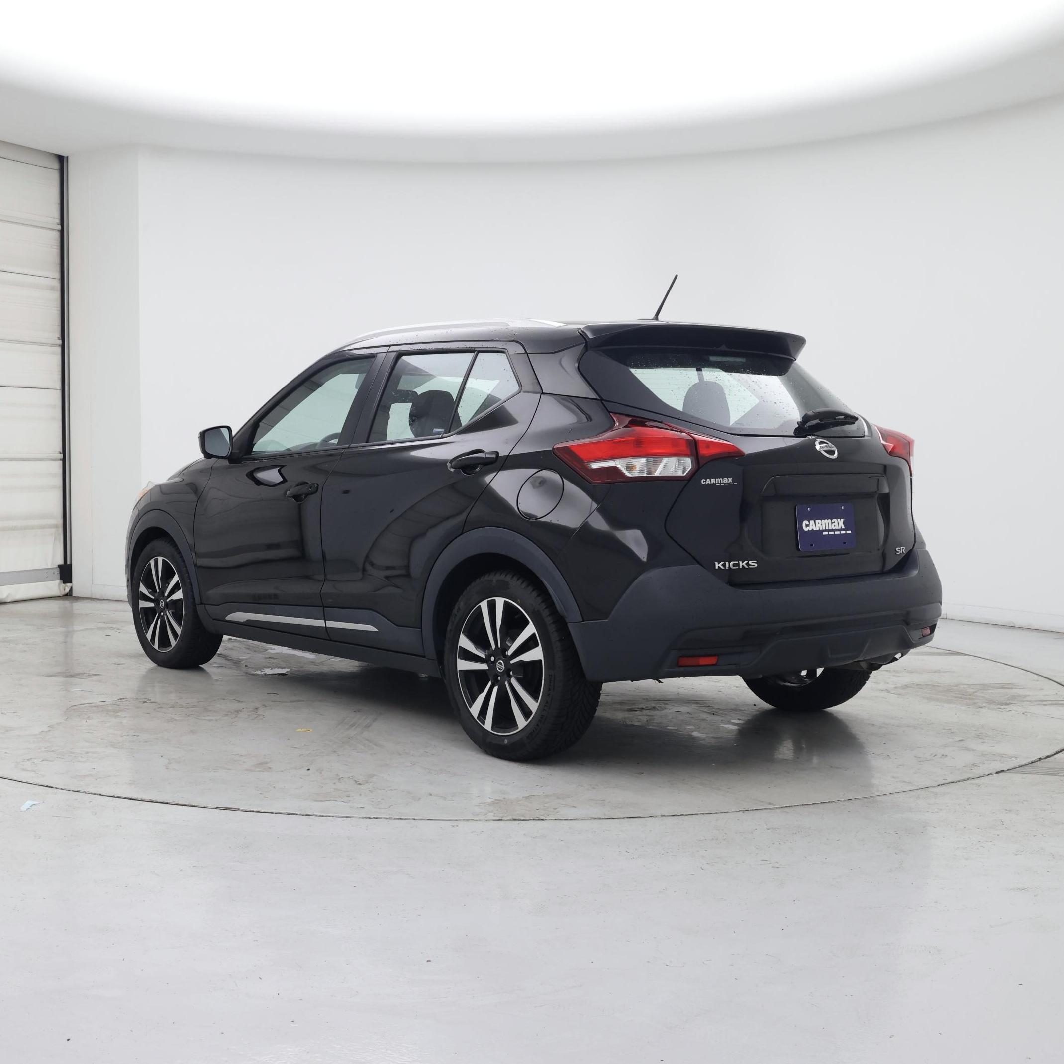 Thumbnail: 2018 Nissan Kicks - 2