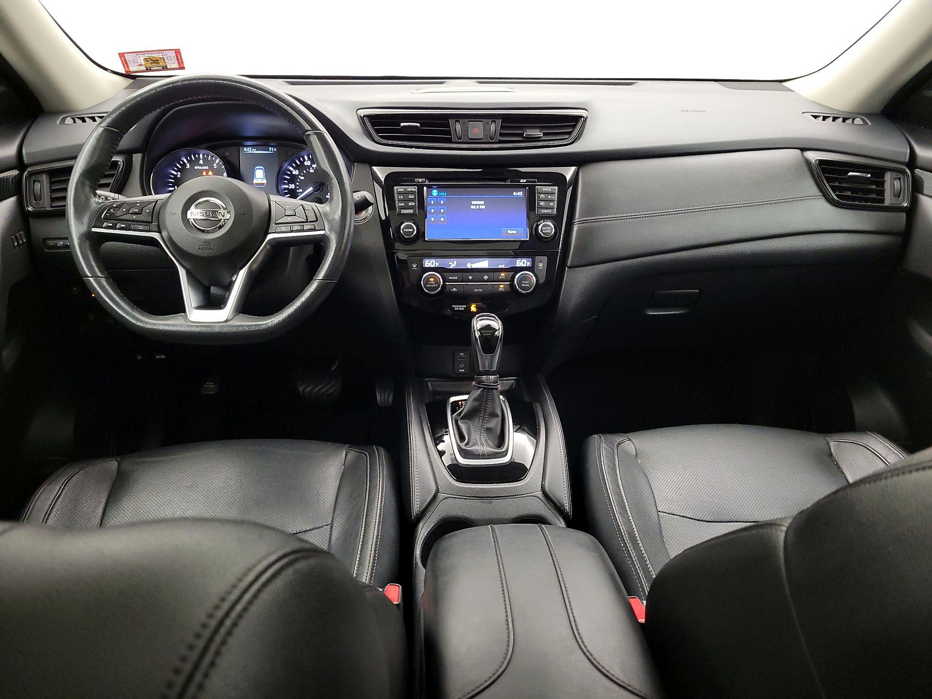 Thumbnail: 2017 Nissan Rogue - 9