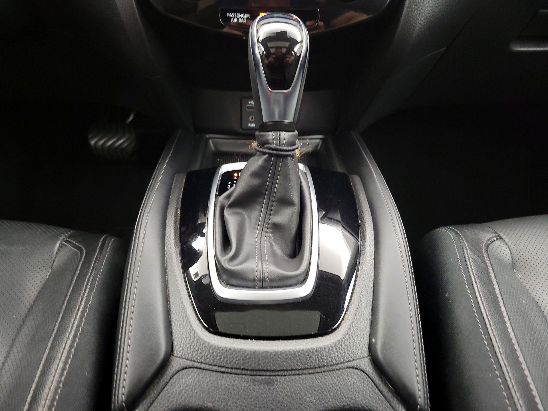 Thumbnail: 2017 Nissan Rogue - 18