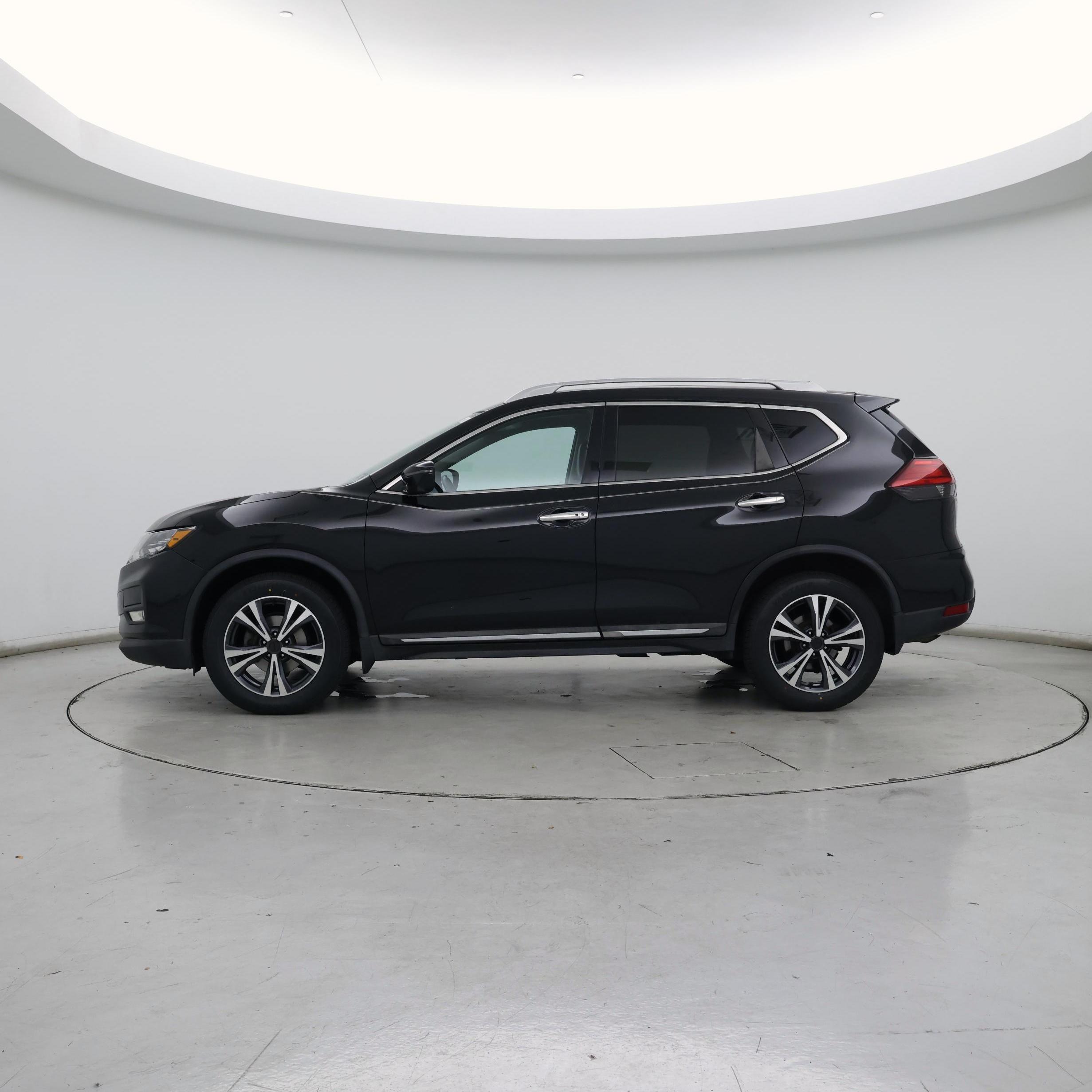 Thumbnail: 2017 Nissan Rogue - 3