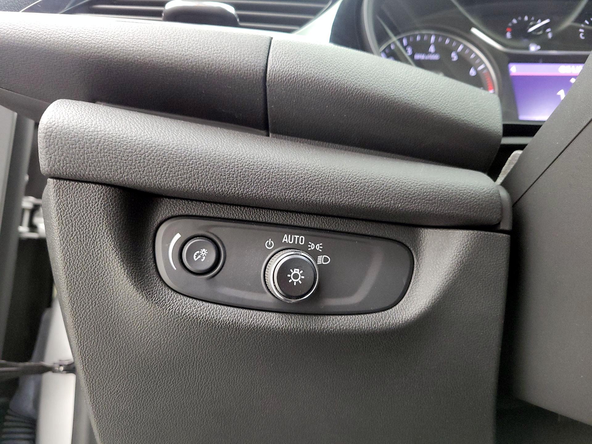 Thumbnail: 2019 Buick Regal - 13