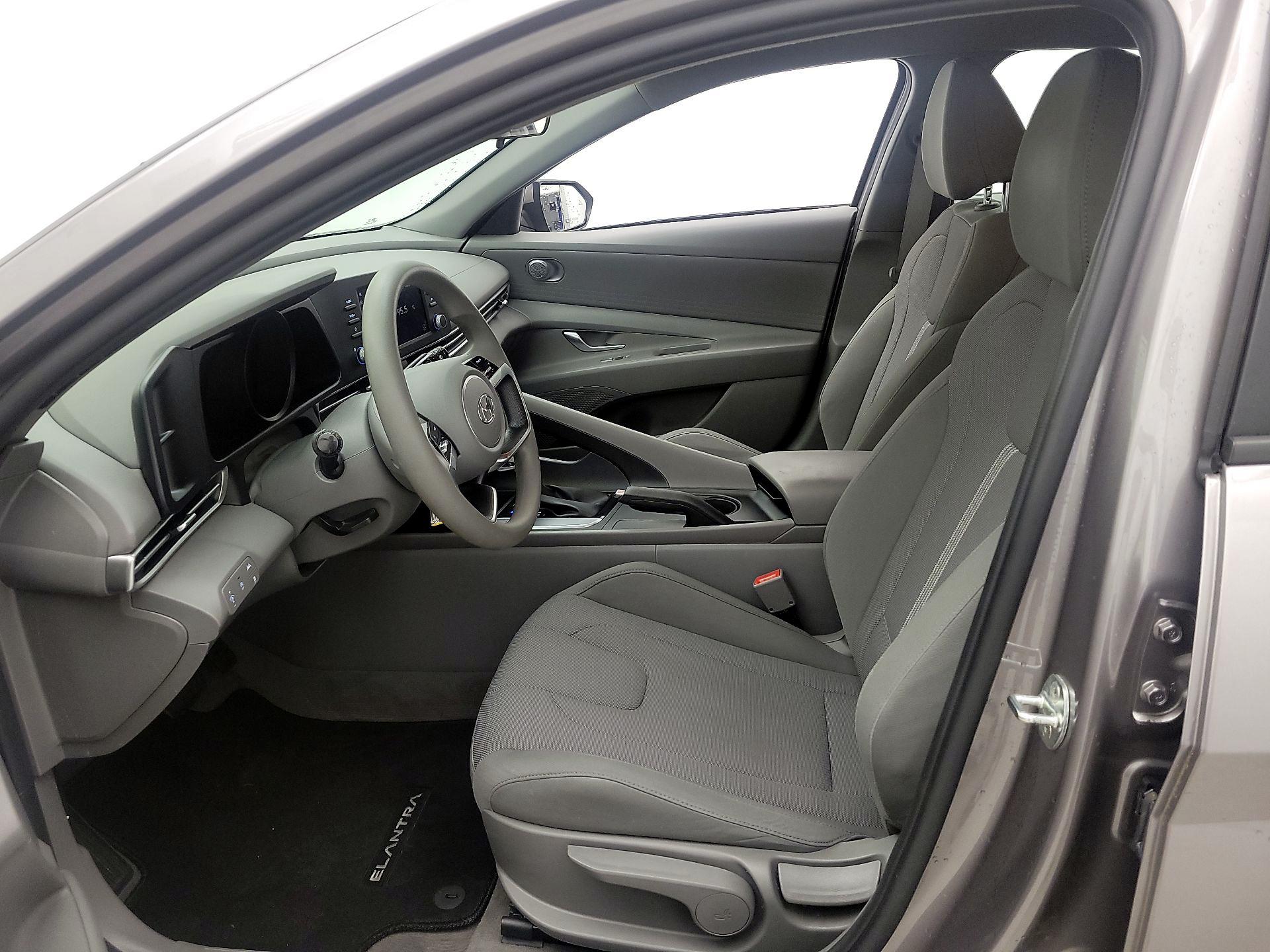 Thumbnail: 2021 Hyundai Elantra - 11