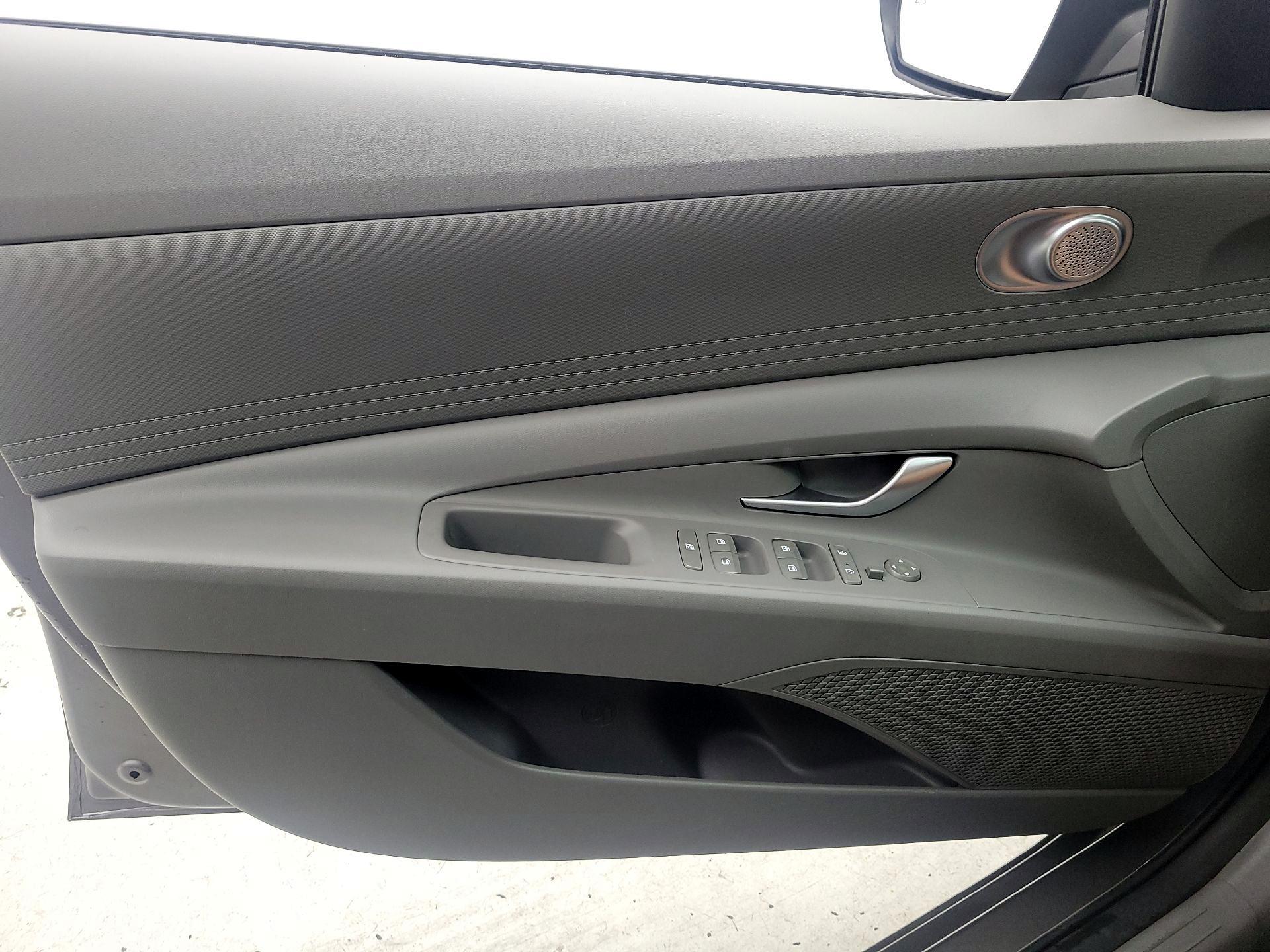 Thumbnail: 2021 Hyundai Elantra - 12