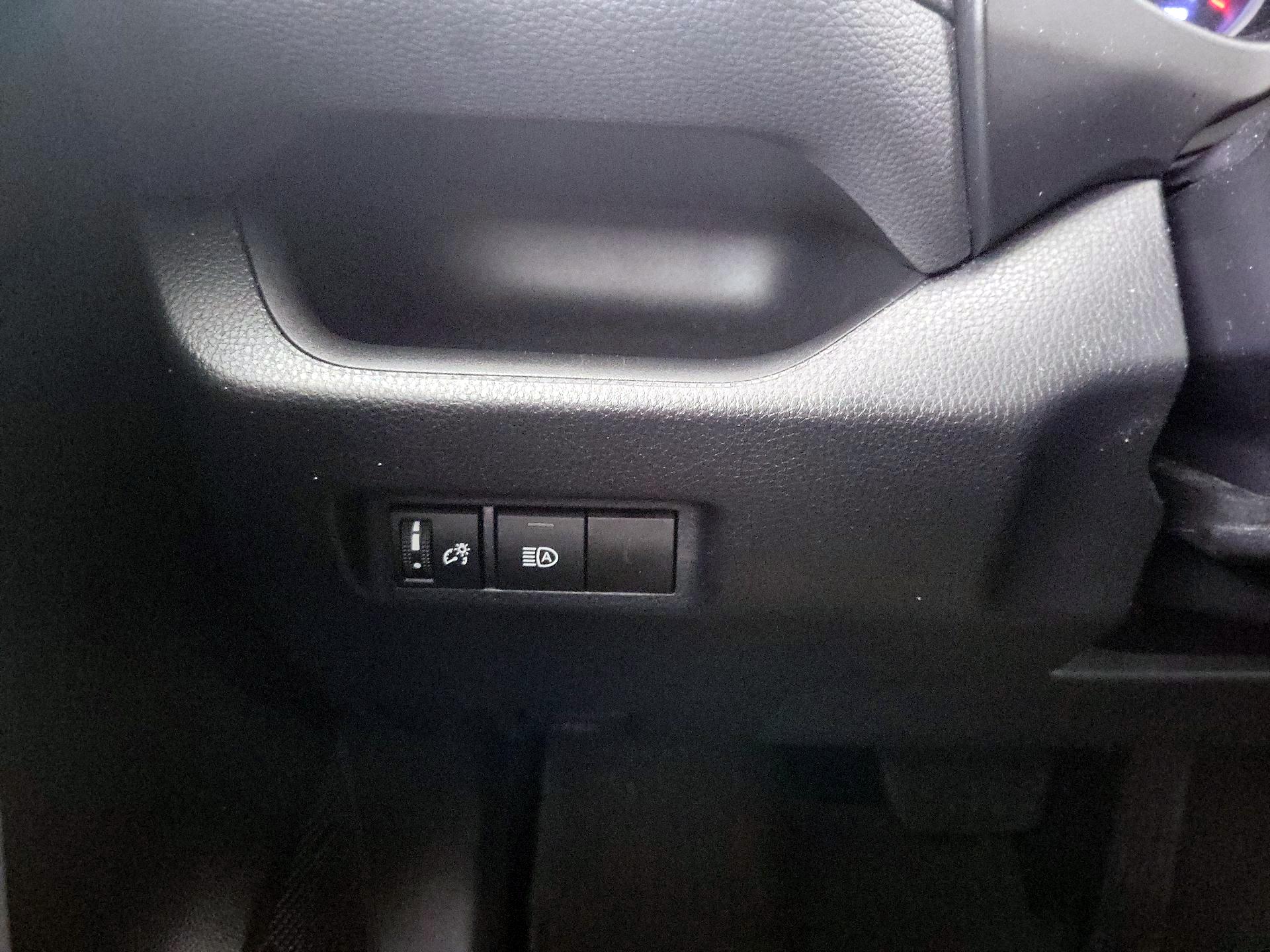 Thumbnail: 2020 Toyota RAV4 - 13