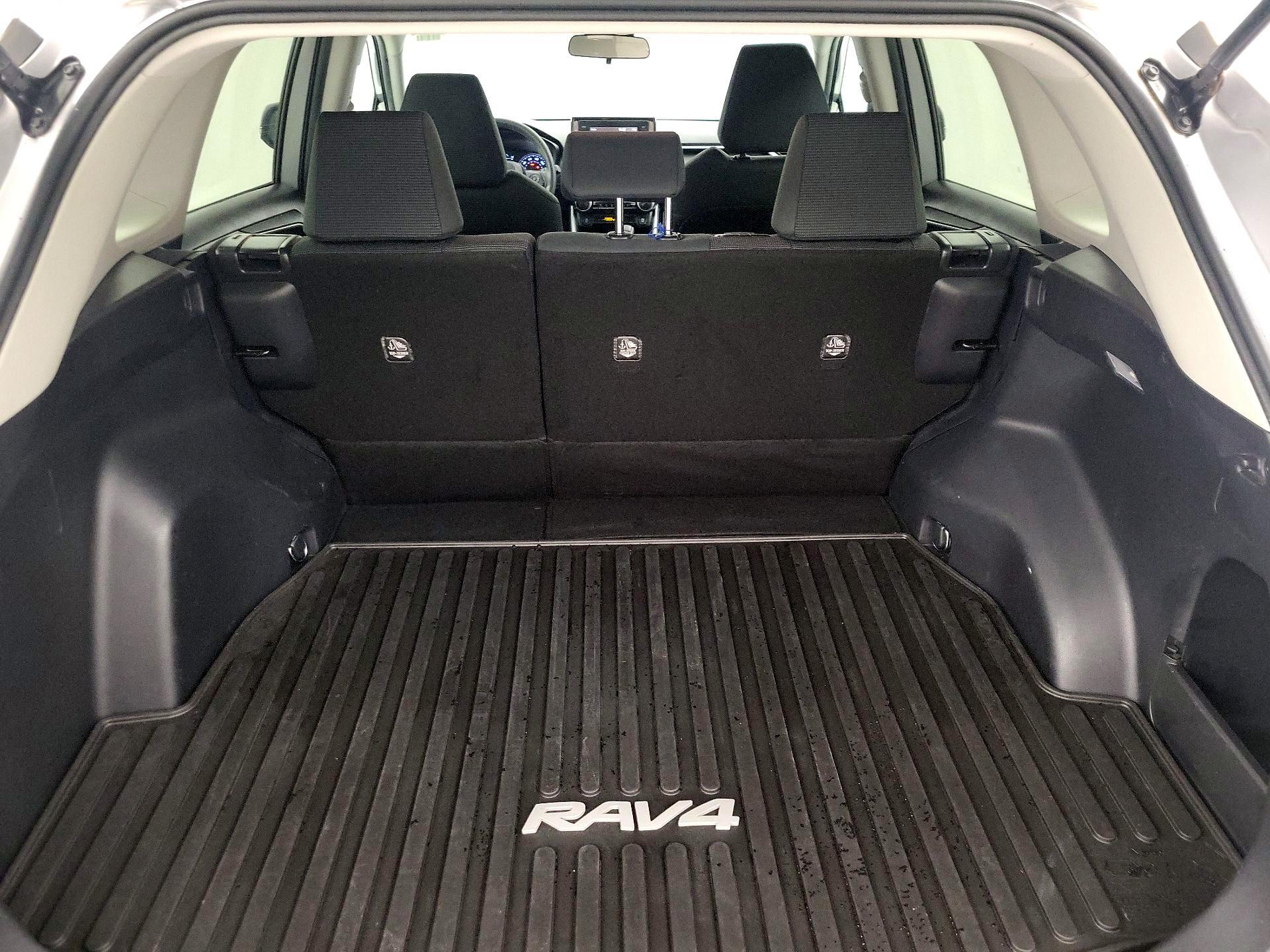 Thumbnail: 2020 Toyota RAV4 - 20