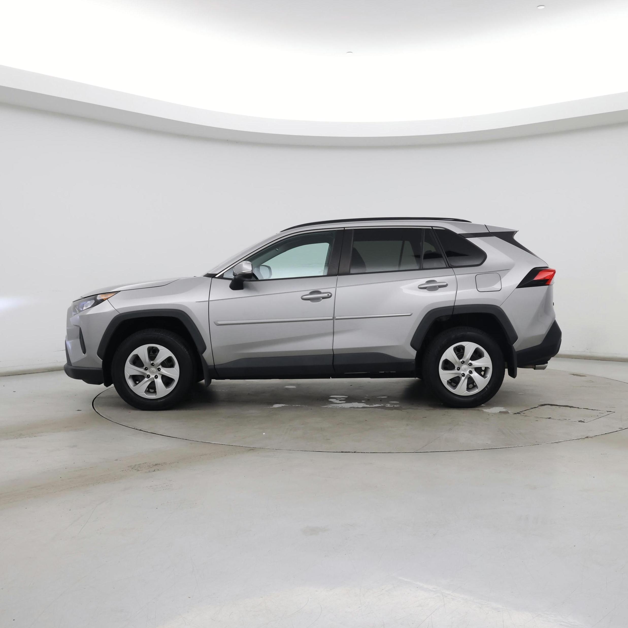 Thumbnail: 2020 Toyota RAV4 - 3