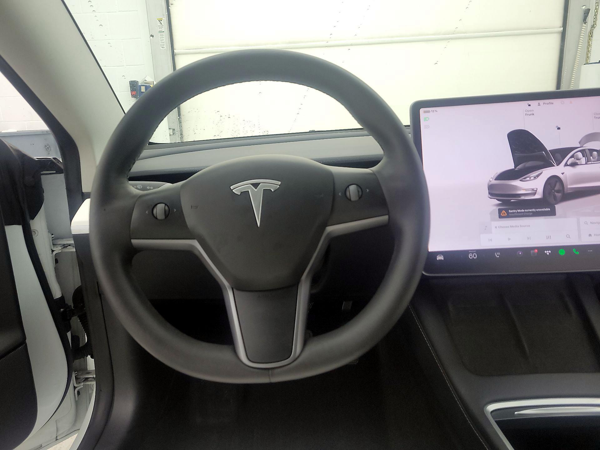 Thumbnail: 2023 Tesla Model 3 - 10