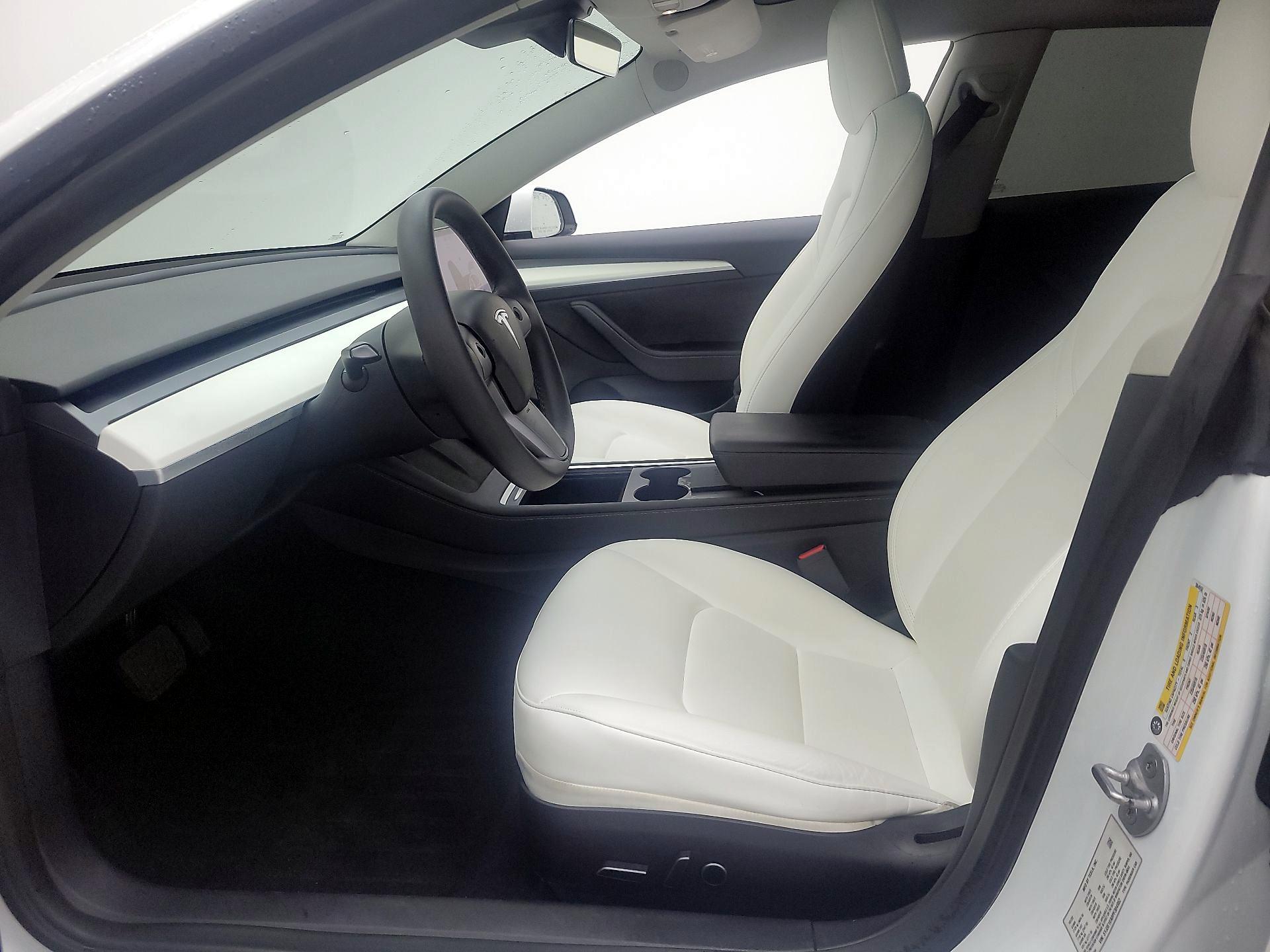 Thumbnail: 2023 Tesla Model 3 - 11