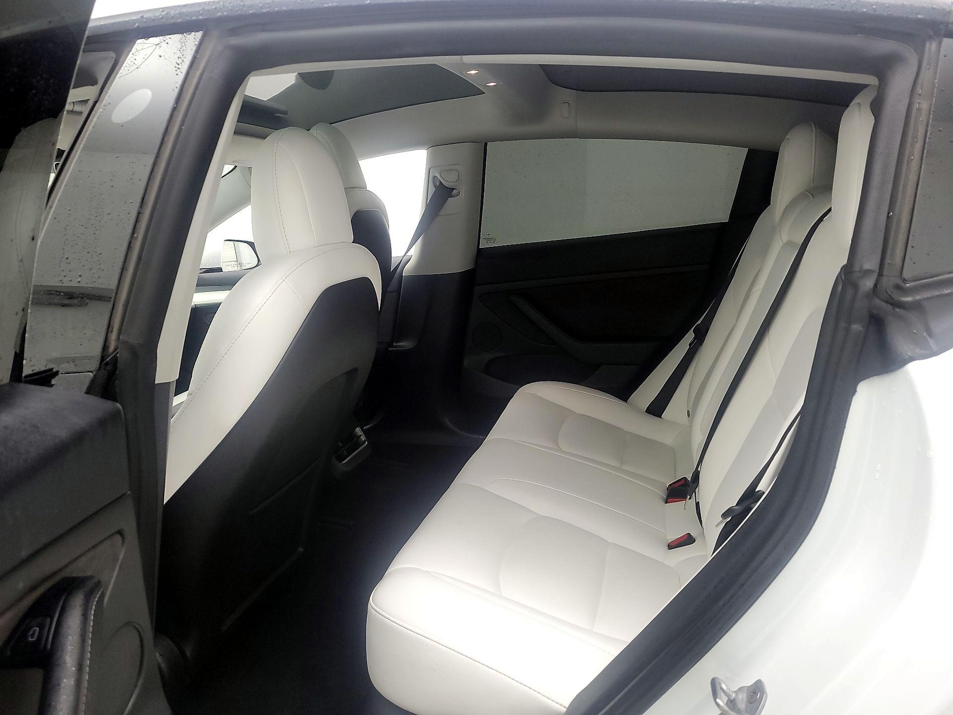 Thumbnail: 2023 Tesla Model 3 - 18