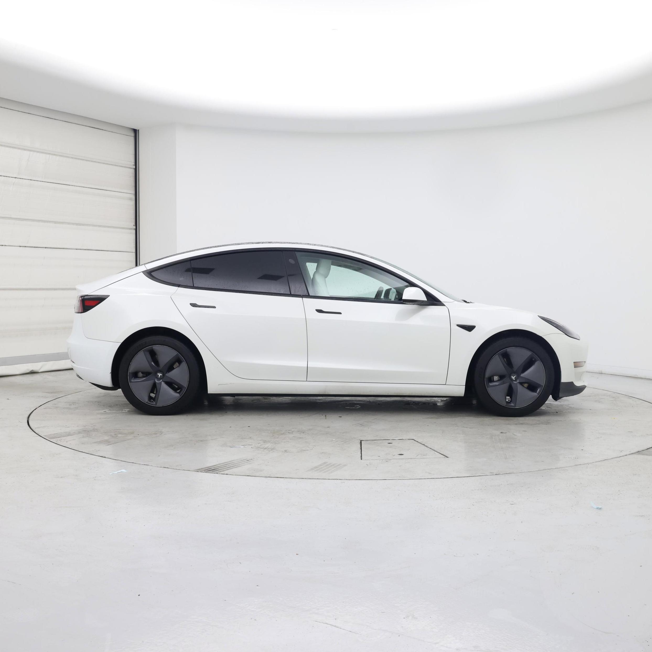 Thumbnail: 2023 Tesla Model 3 - 7