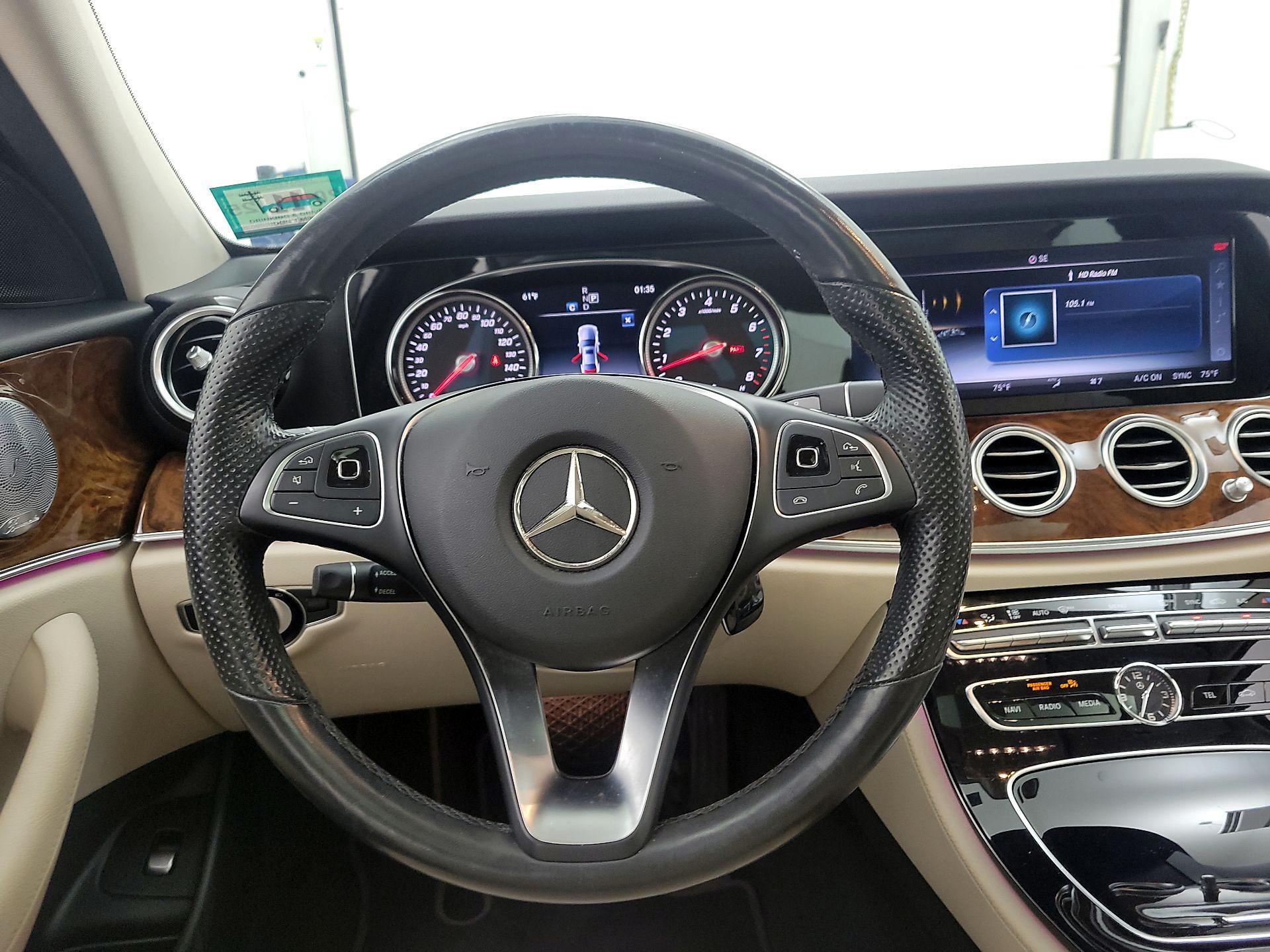 Thumbnail: 2018 Mercedes-Benz E-Class - 10