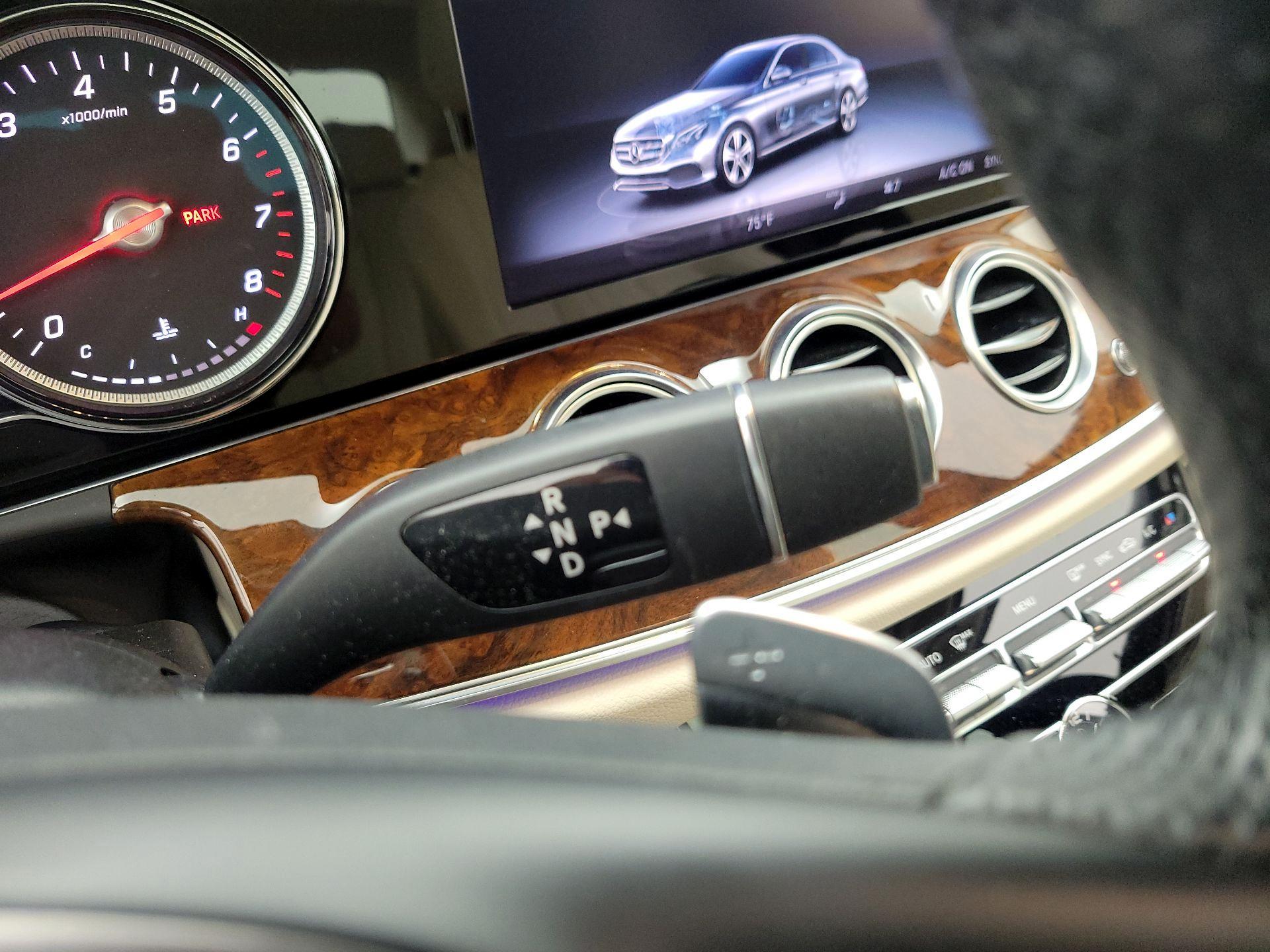 Thumbnail: 2018 Mercedes-Benz E-Class - 16