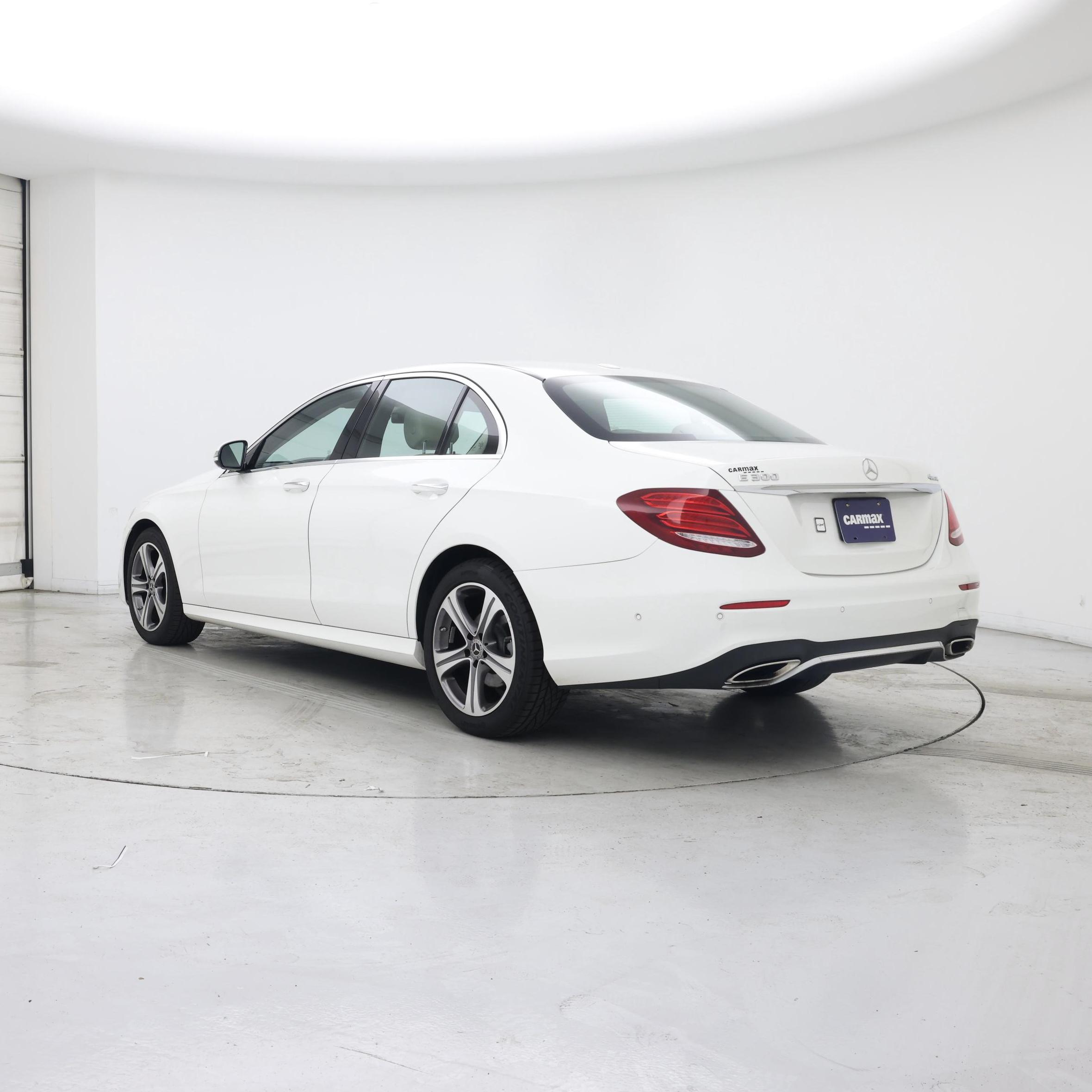 Thumbnail: 2018 Mercedes-Benz E-Class - 2