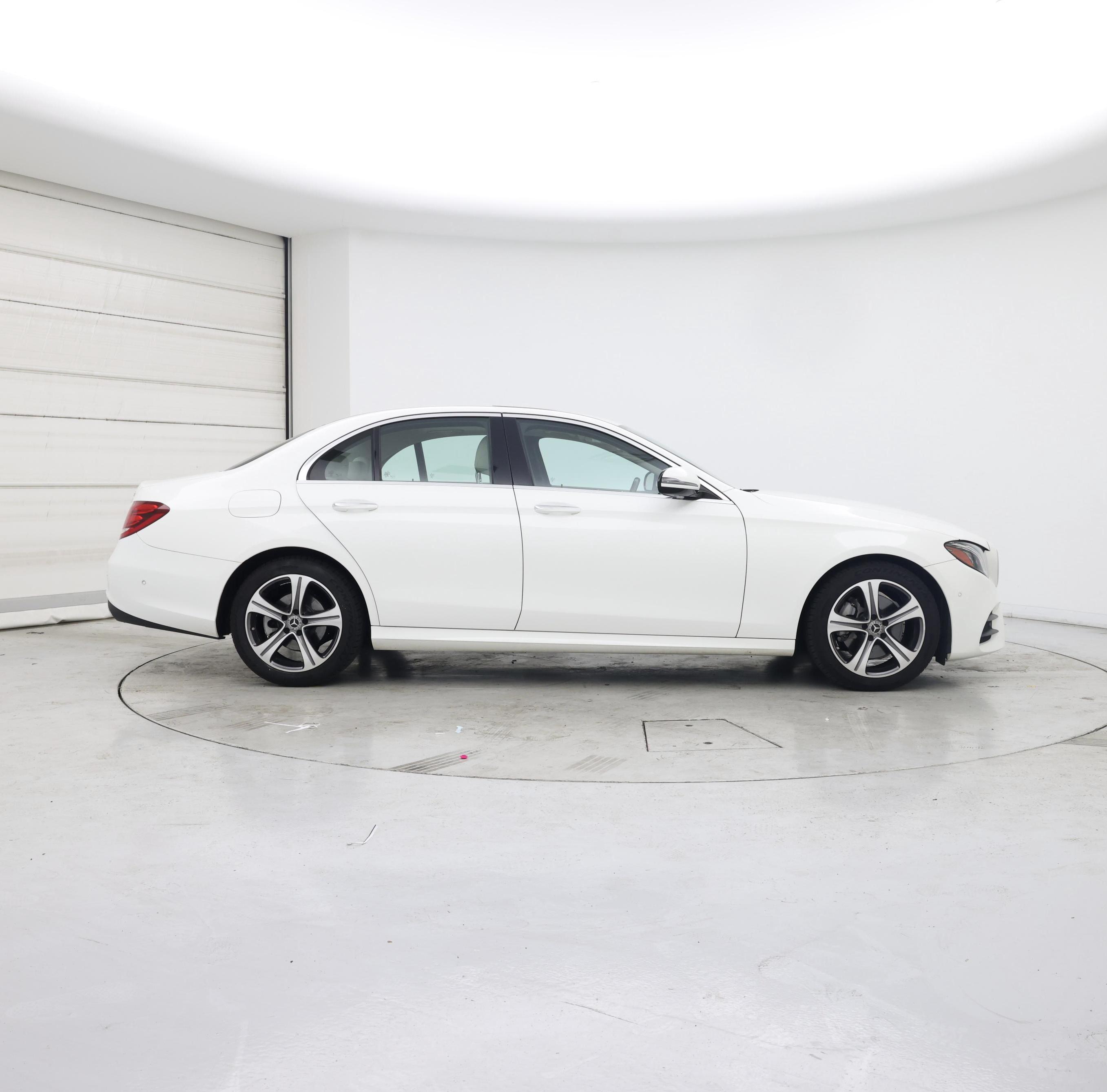 Thumbnail: 2018 Mercedes-Benz E-Class - 7