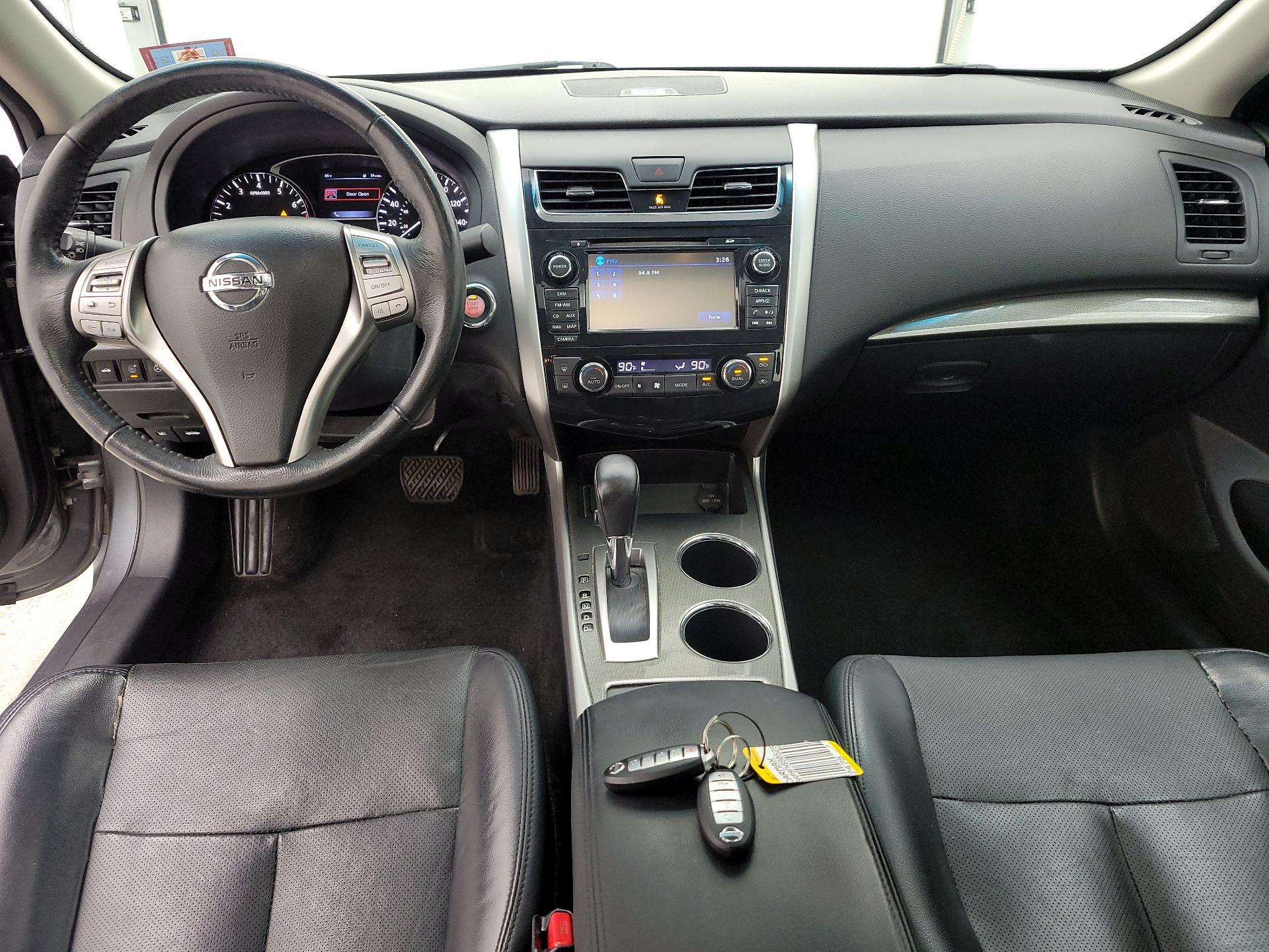 Thumbnail: 2015 Nissan Altima - 9