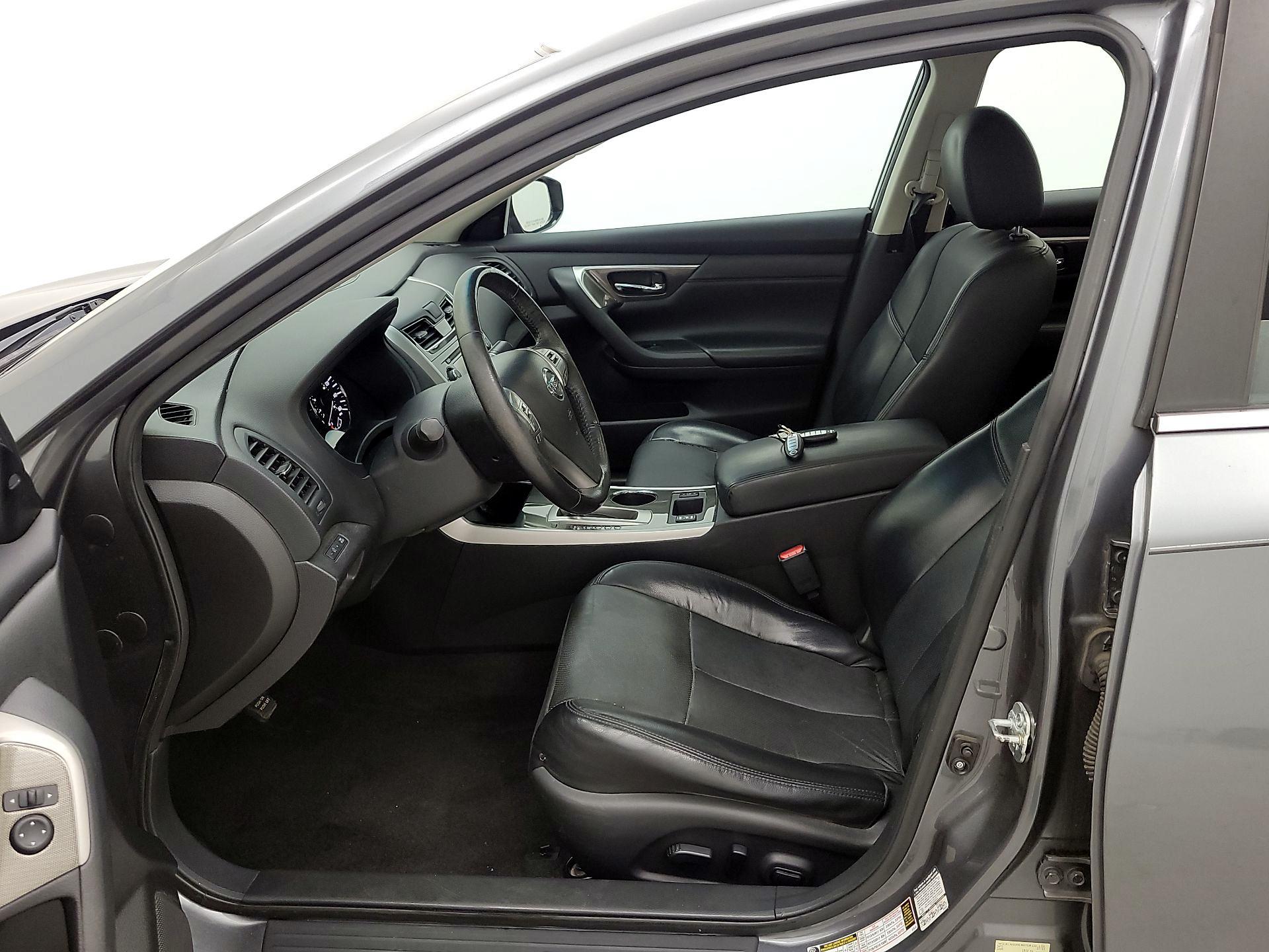Thumbnail: 2015 Nissan Altima - 11