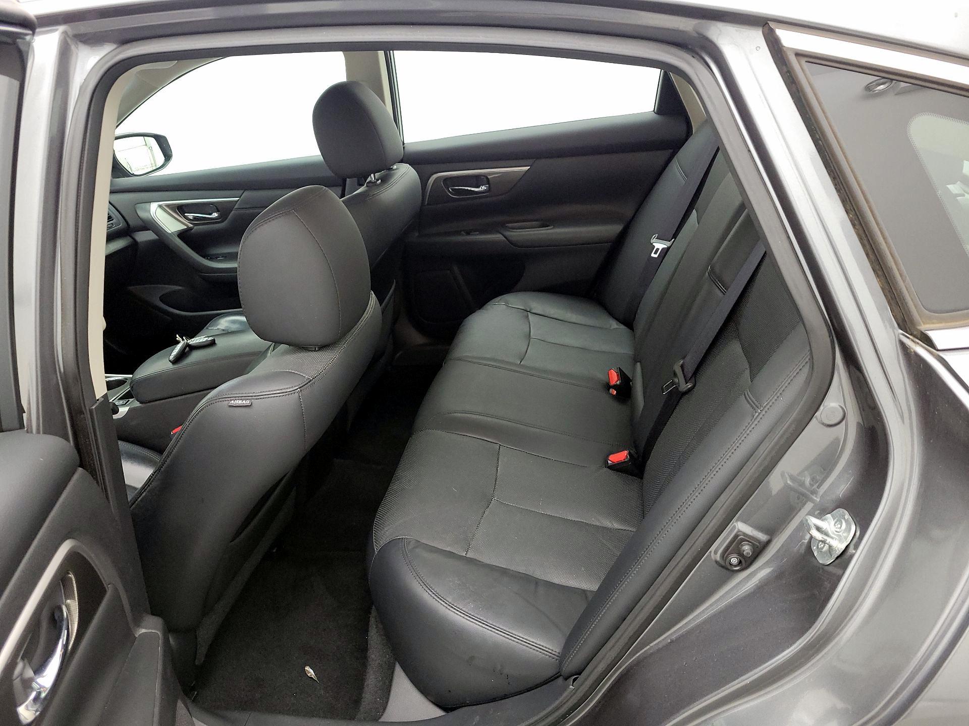 Thumbnail: 2015 Nissan Altima - 20