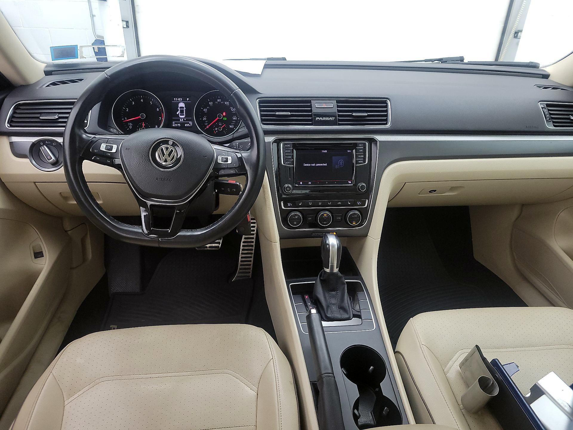 Thumbnail: 2018 Volkswagen Passat - 9