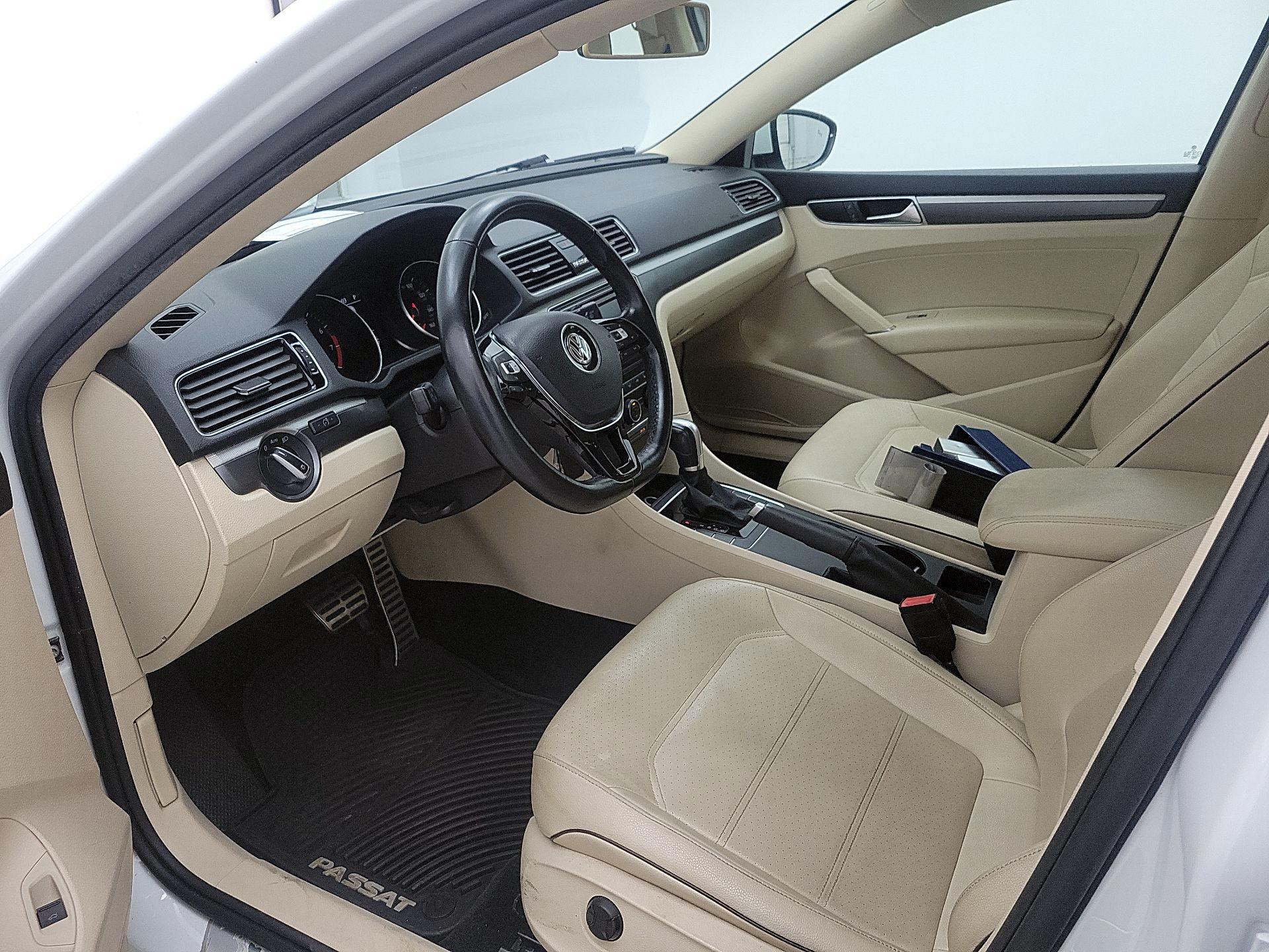 Thumbnail: 2018 Volkswagen Passat - 11