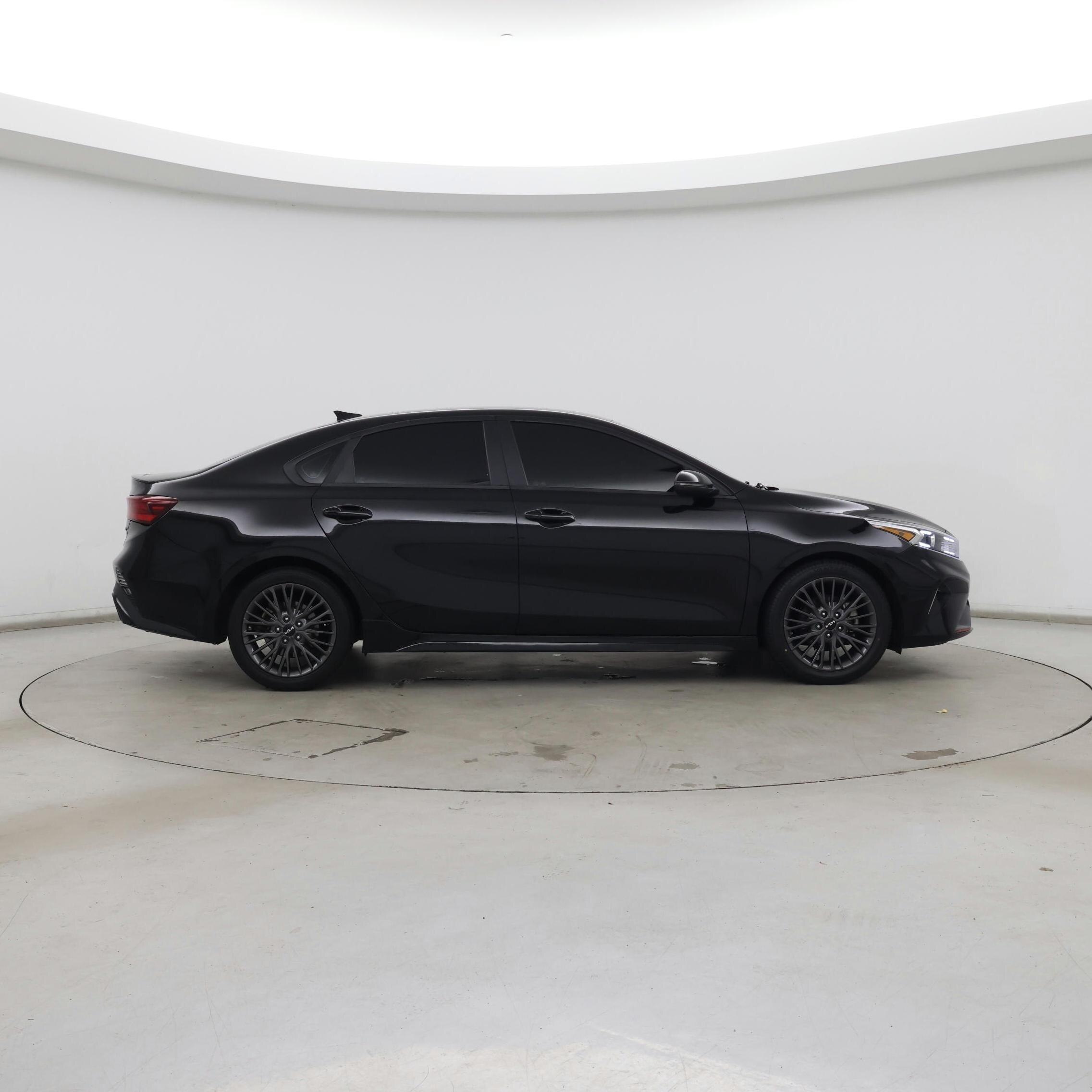 Thumbnail: 2022 Kia Forte - 7