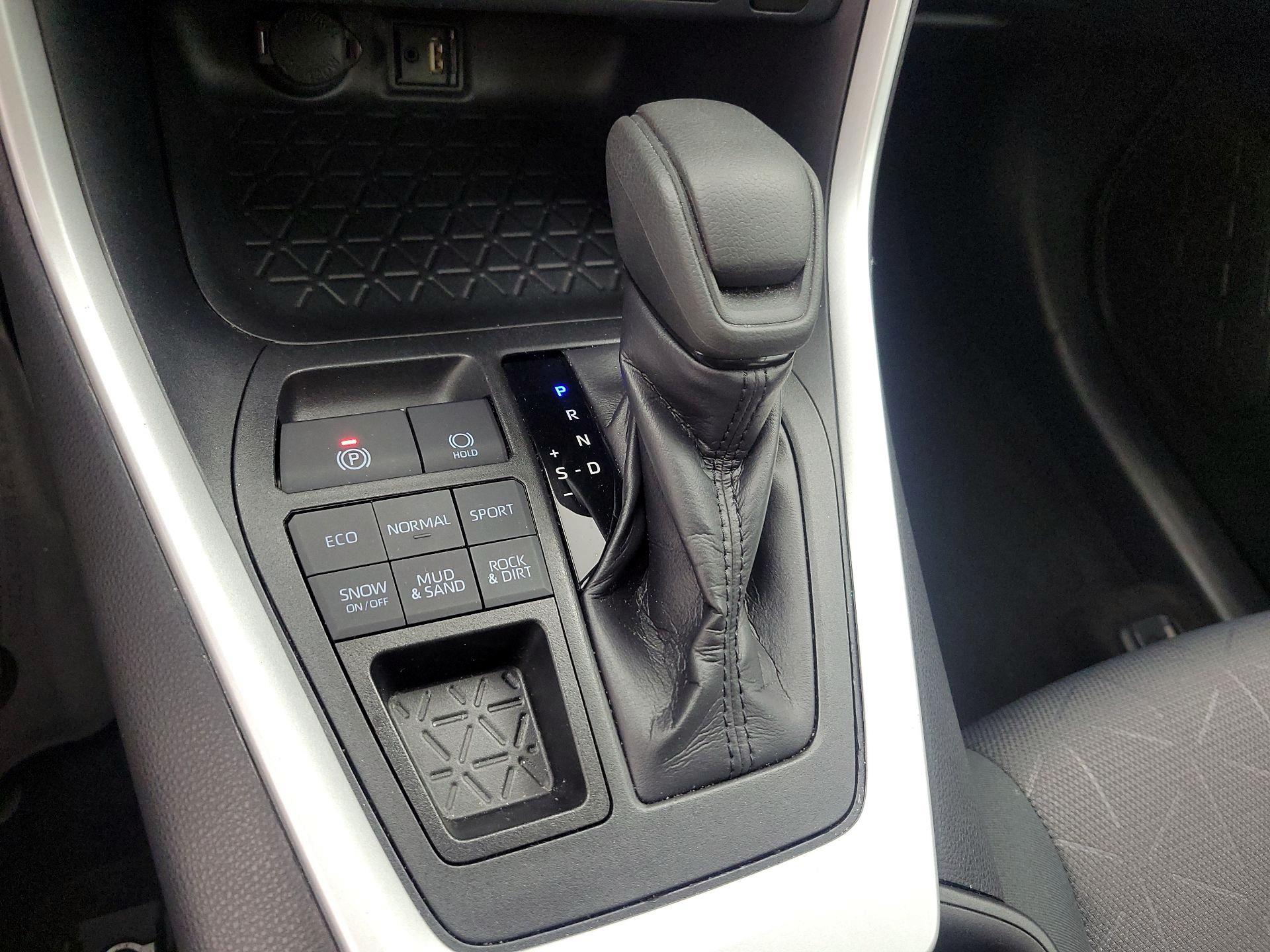 Thumbnail: 2019 Toyota RAV4 - 17