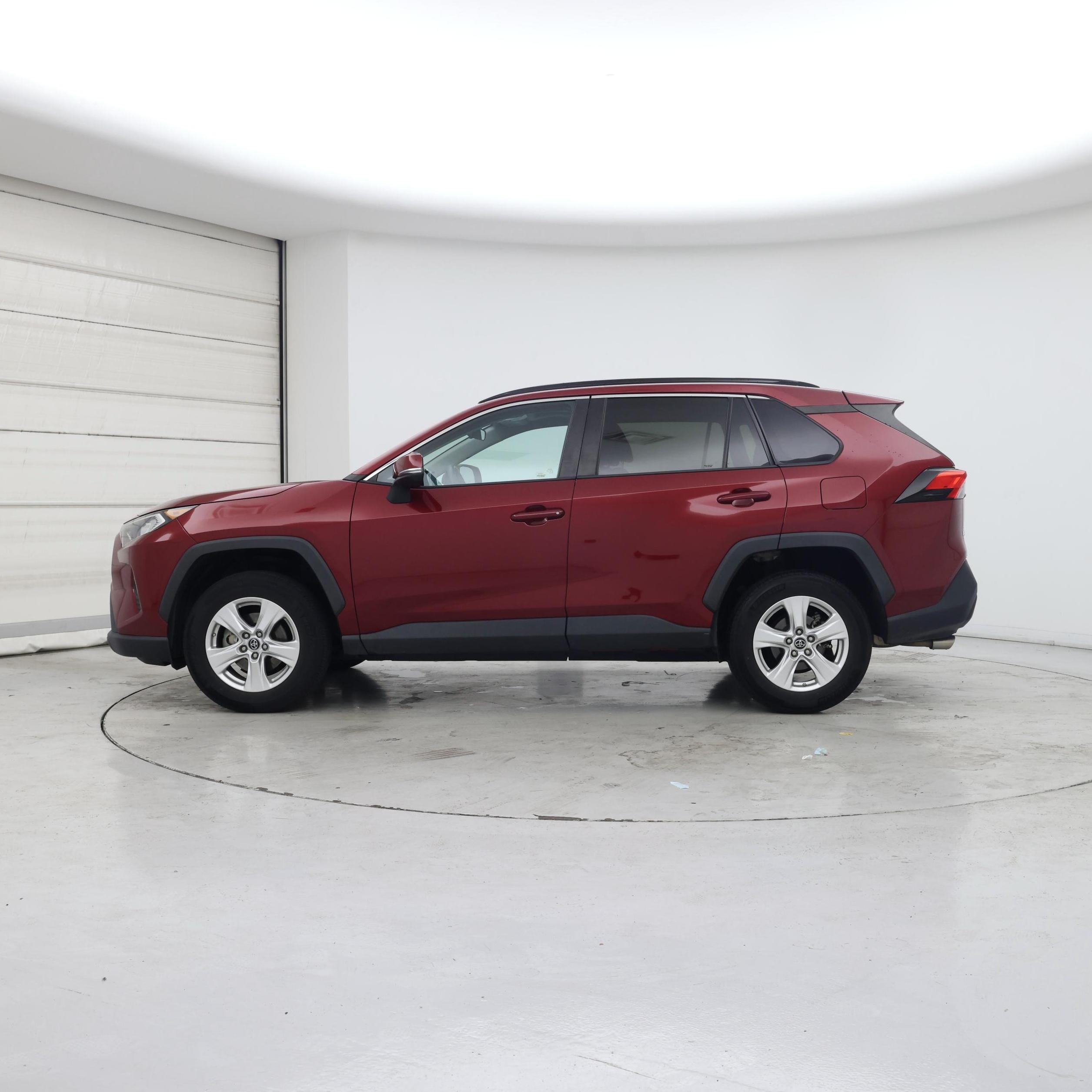 Thumbnail: 2019 Toyota RAV4 - 3