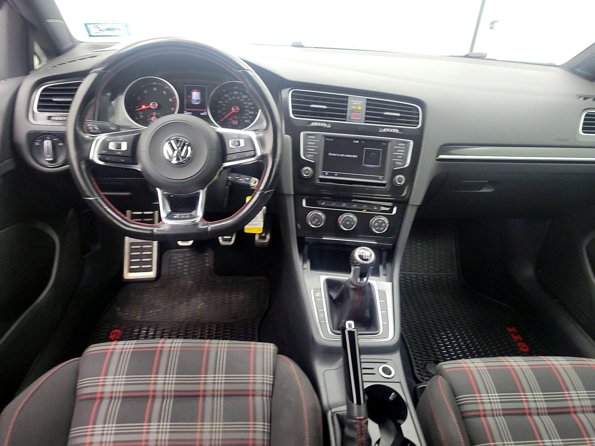 Thumbnail: 2017 Volkswagen Golf - 9