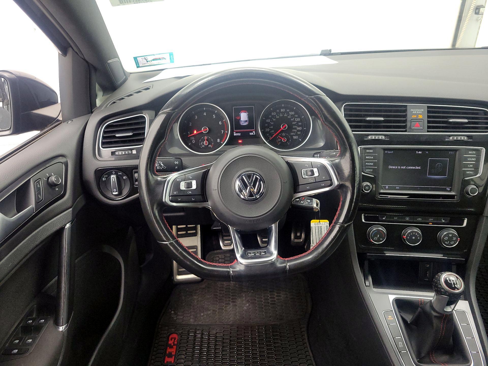 Thumbnail: 2017 Volkswagen Golf - 10