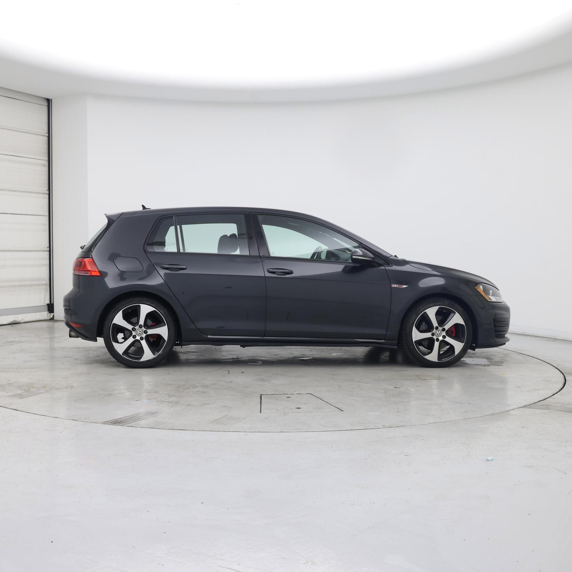 Thumbnail: 2017 Volkswagen Golf - 7