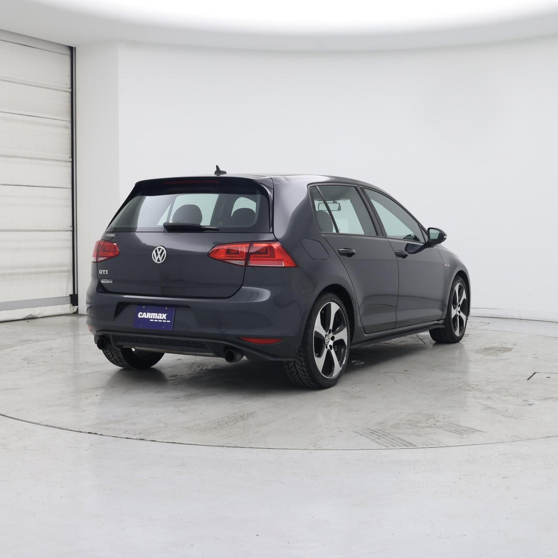Thumbnail: 2017 Volkswagen Golf - 8