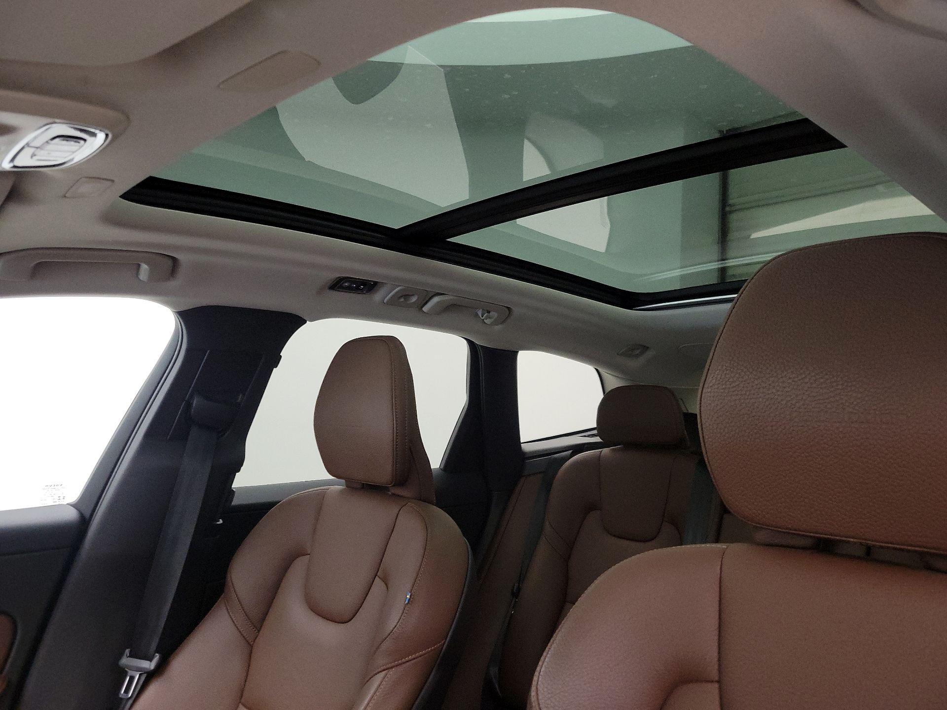 Thumbnail: 2020 Volvo XC60 - 19