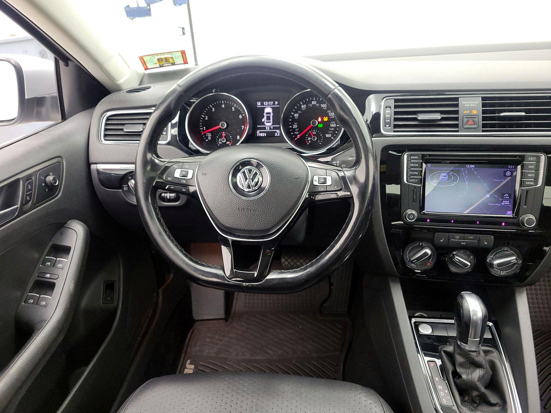 Thumbnail: 2016 Volkswagen Jetta - 10
