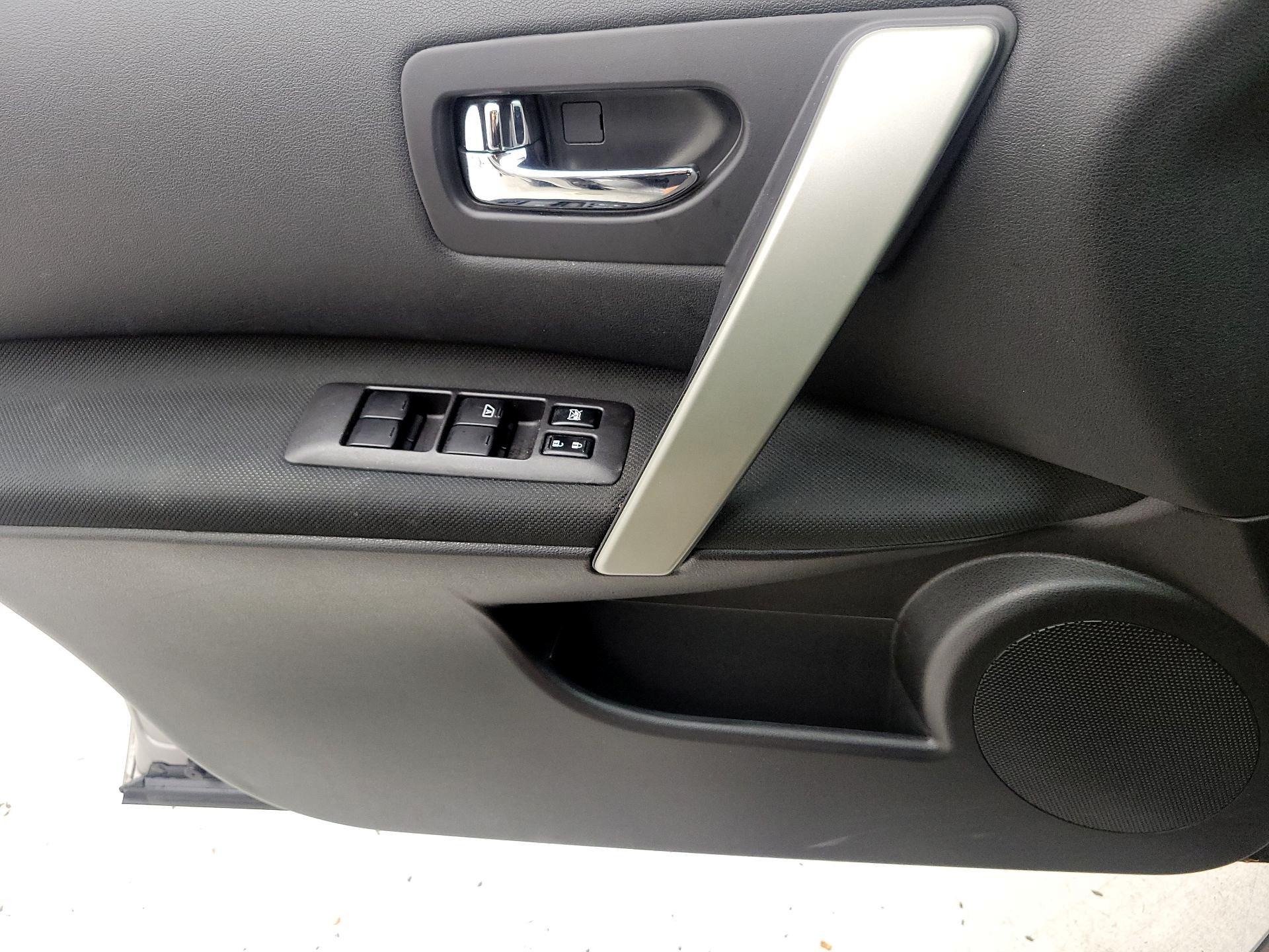 Thumbnail: 2014 Nissan Rogue - 12