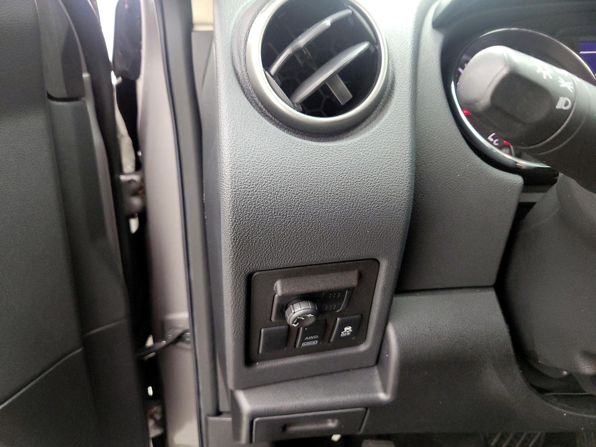 Thumbnail: 2014 Nissan Rogue - 13