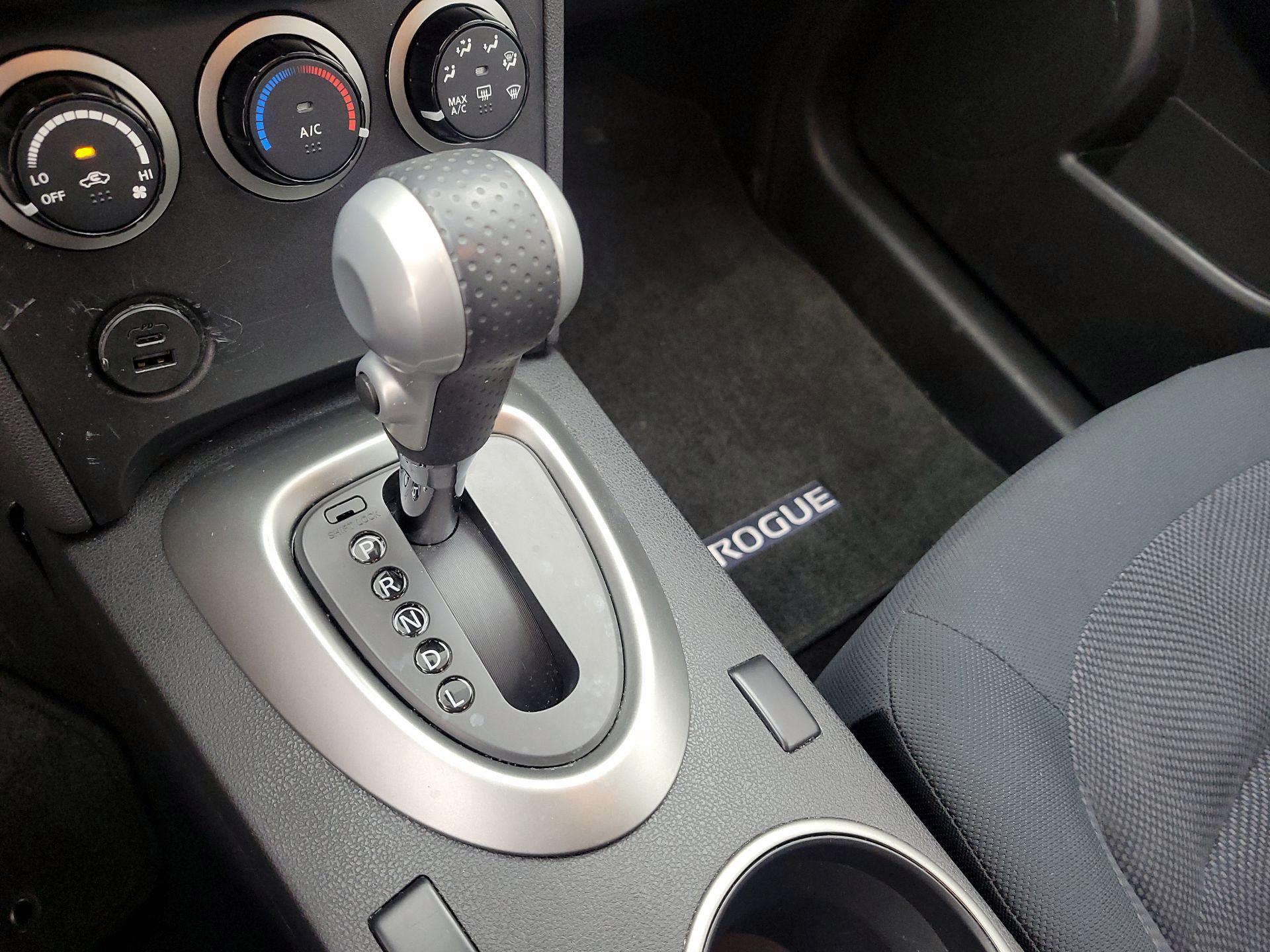Thumbnail: 2014 Nissan Rogue - 16