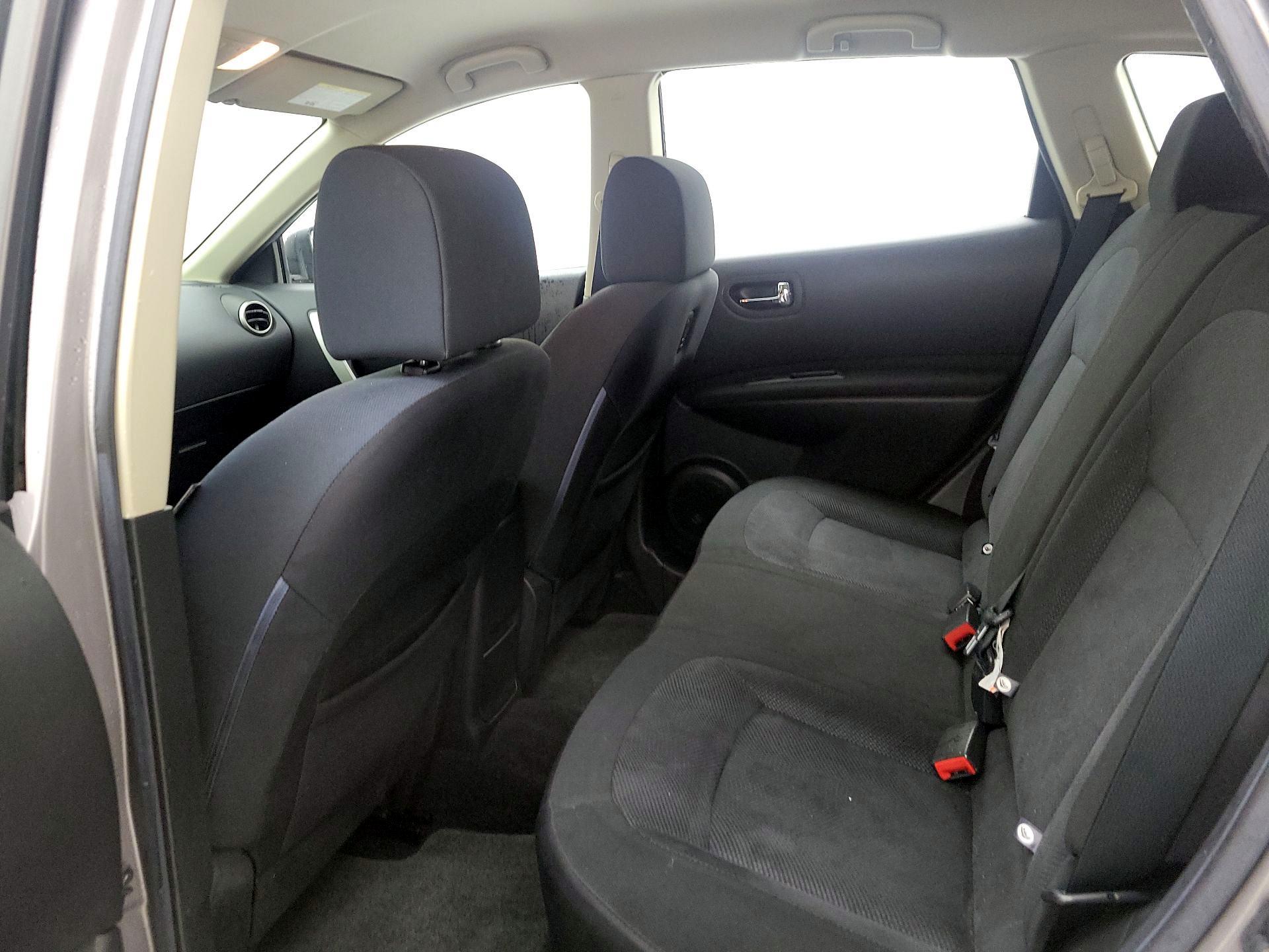 Thumbnail: 2014 Nissan Rogue - 17