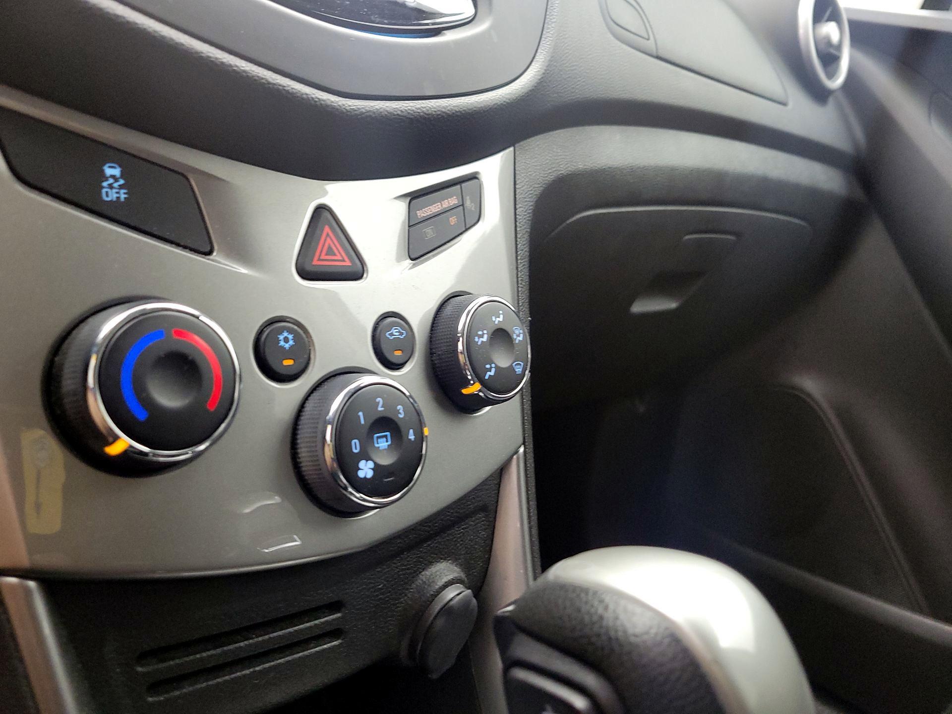 Thumbnail: 2016 Chevrolet Trax - 15
