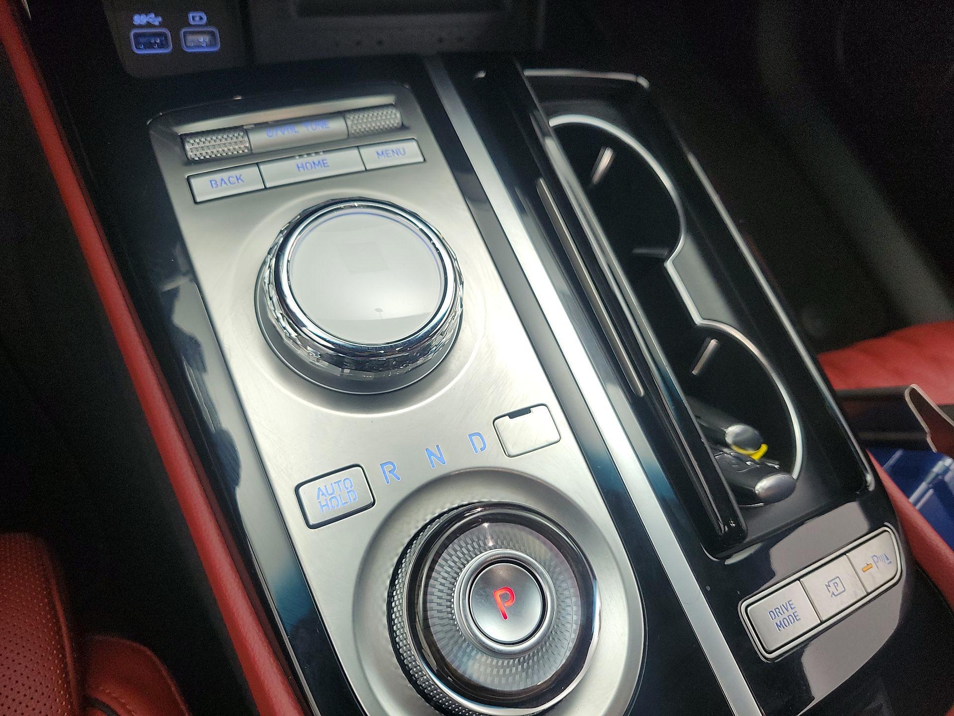 Thumbnail: 2023 Genesis G80 - 17