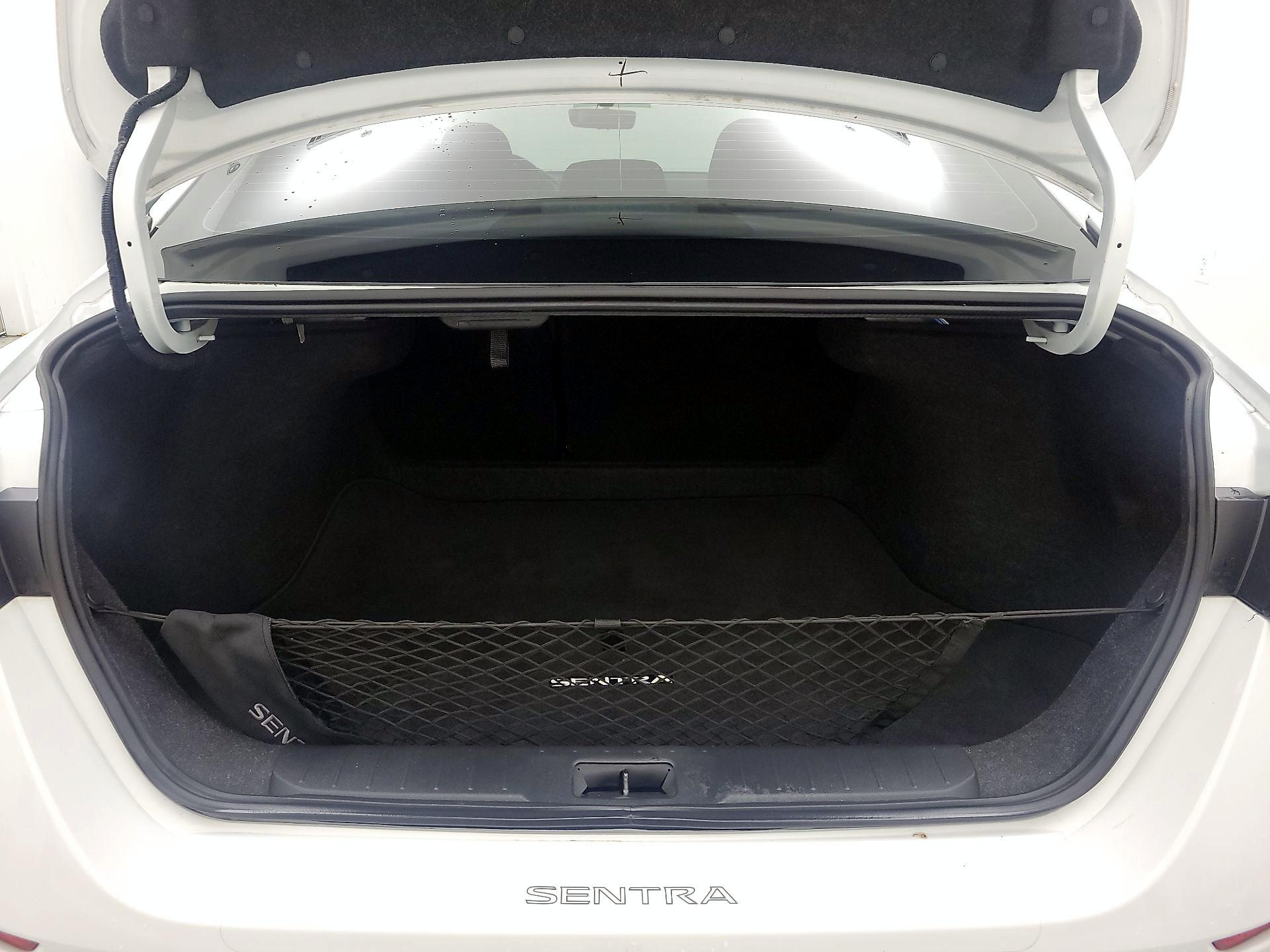 Thumbnail: 2020 Nissan Sentra - 19