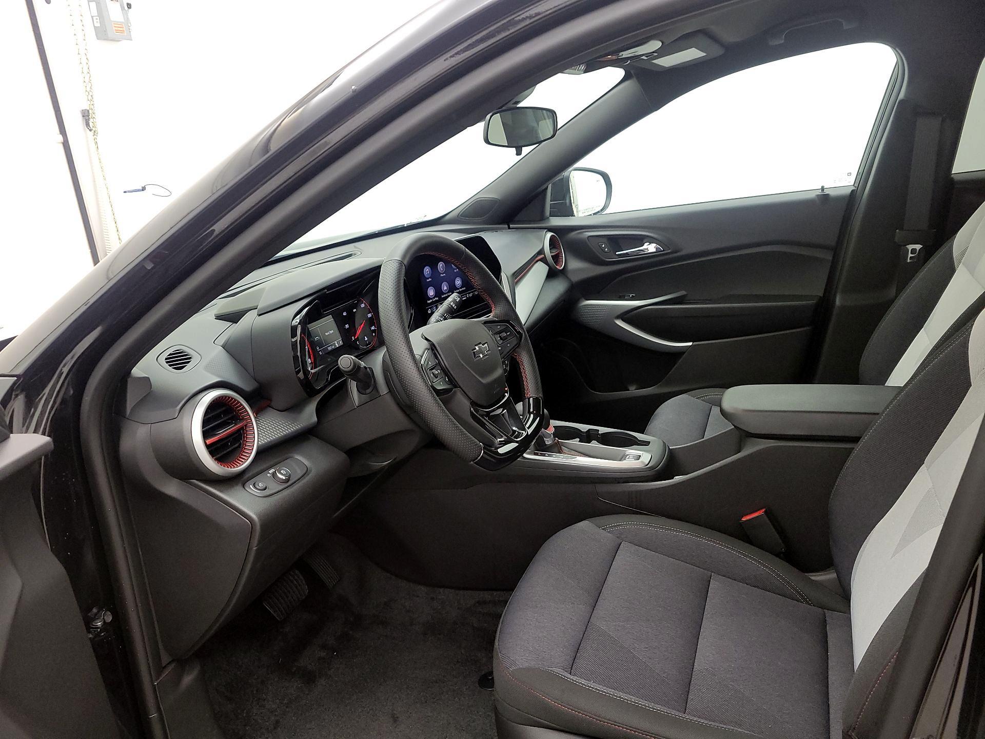 Thumbnail: 2025 Chevrolet Trax - 11