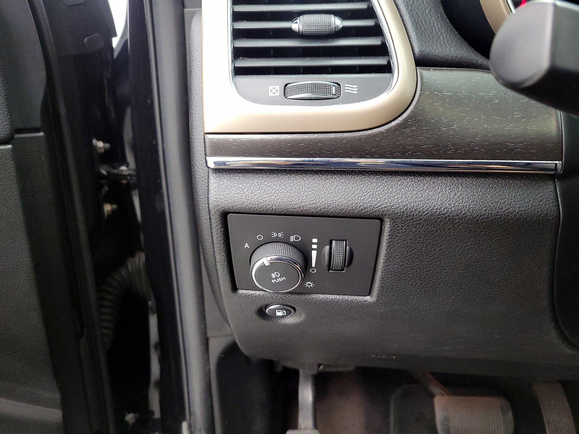 Thumbnail: 2016 Jeep Grand Cherokee - 13