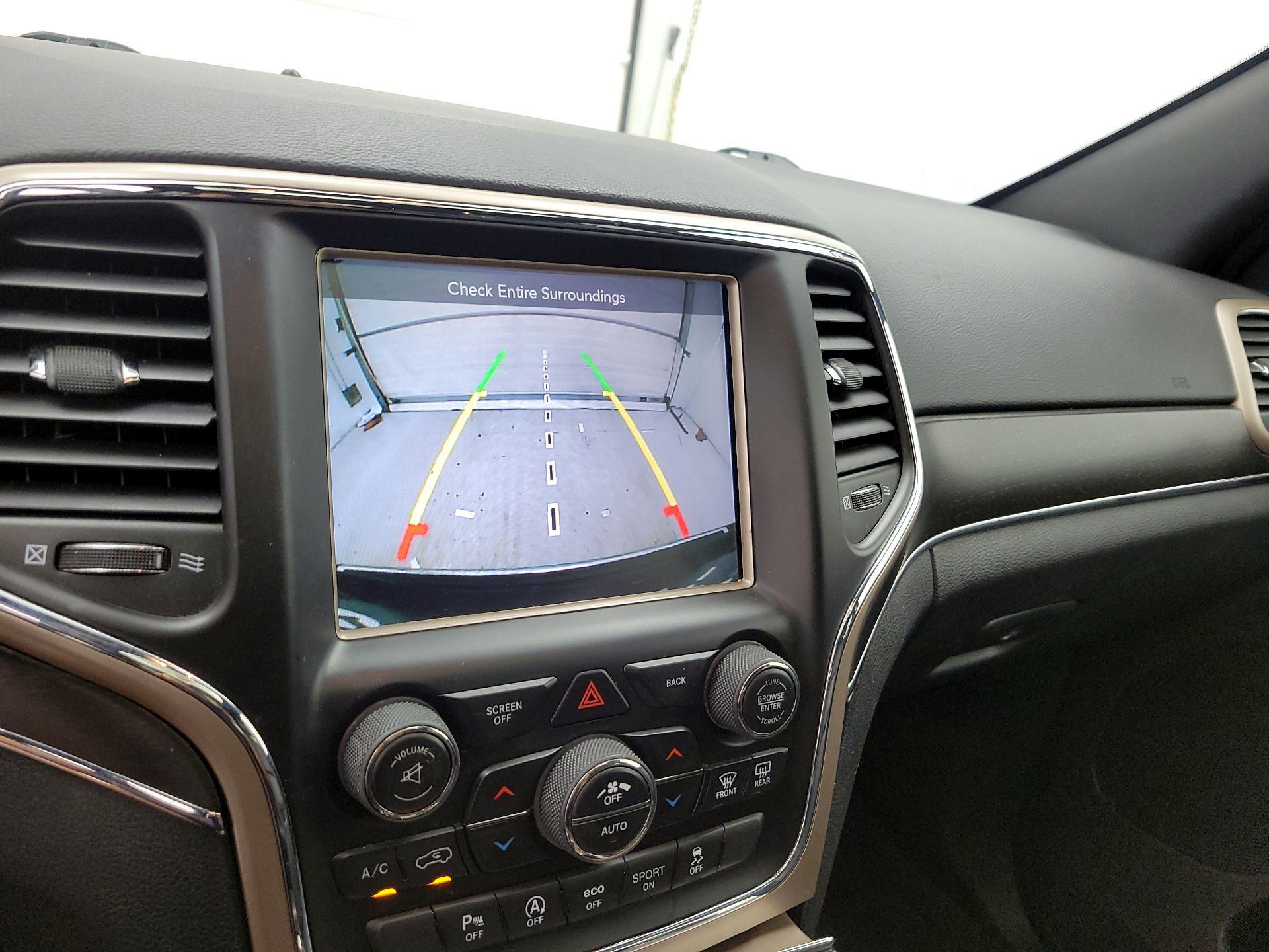 Thumbnail: 2016 Jeep Grand Cherokee - 14