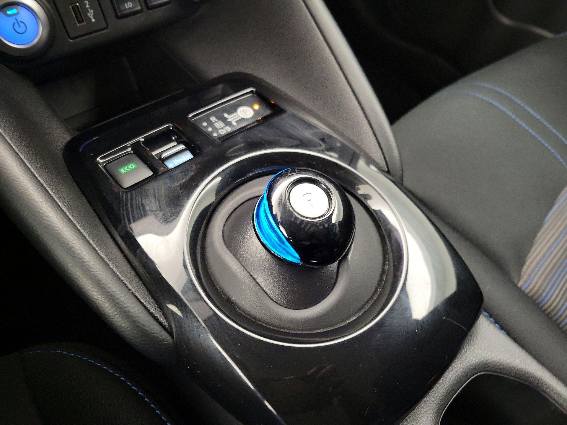 Thumbnail: 2023 Nissan Leaf - 17
