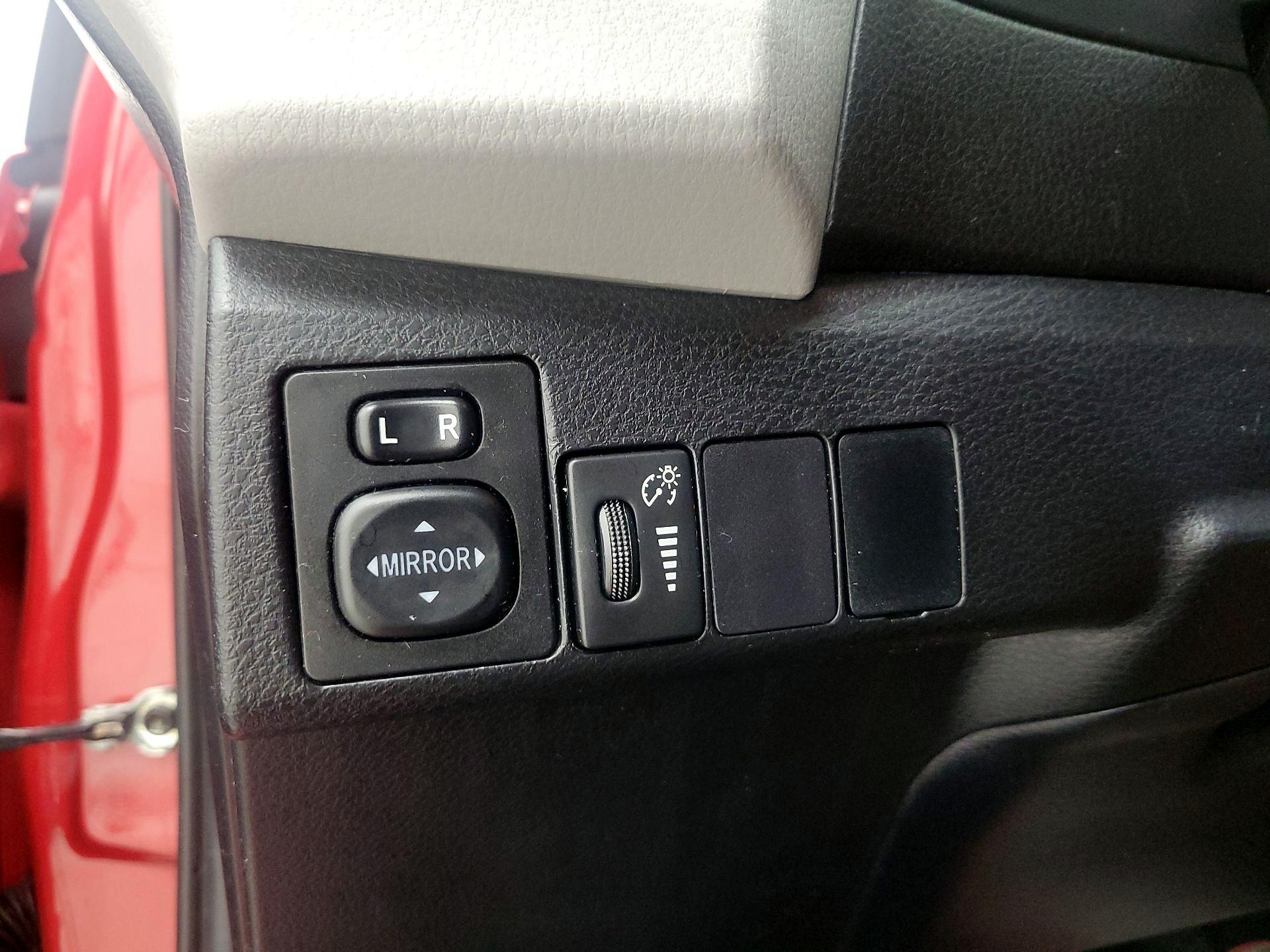 Thumbnail: 2016 Toyota Corolla - 13
