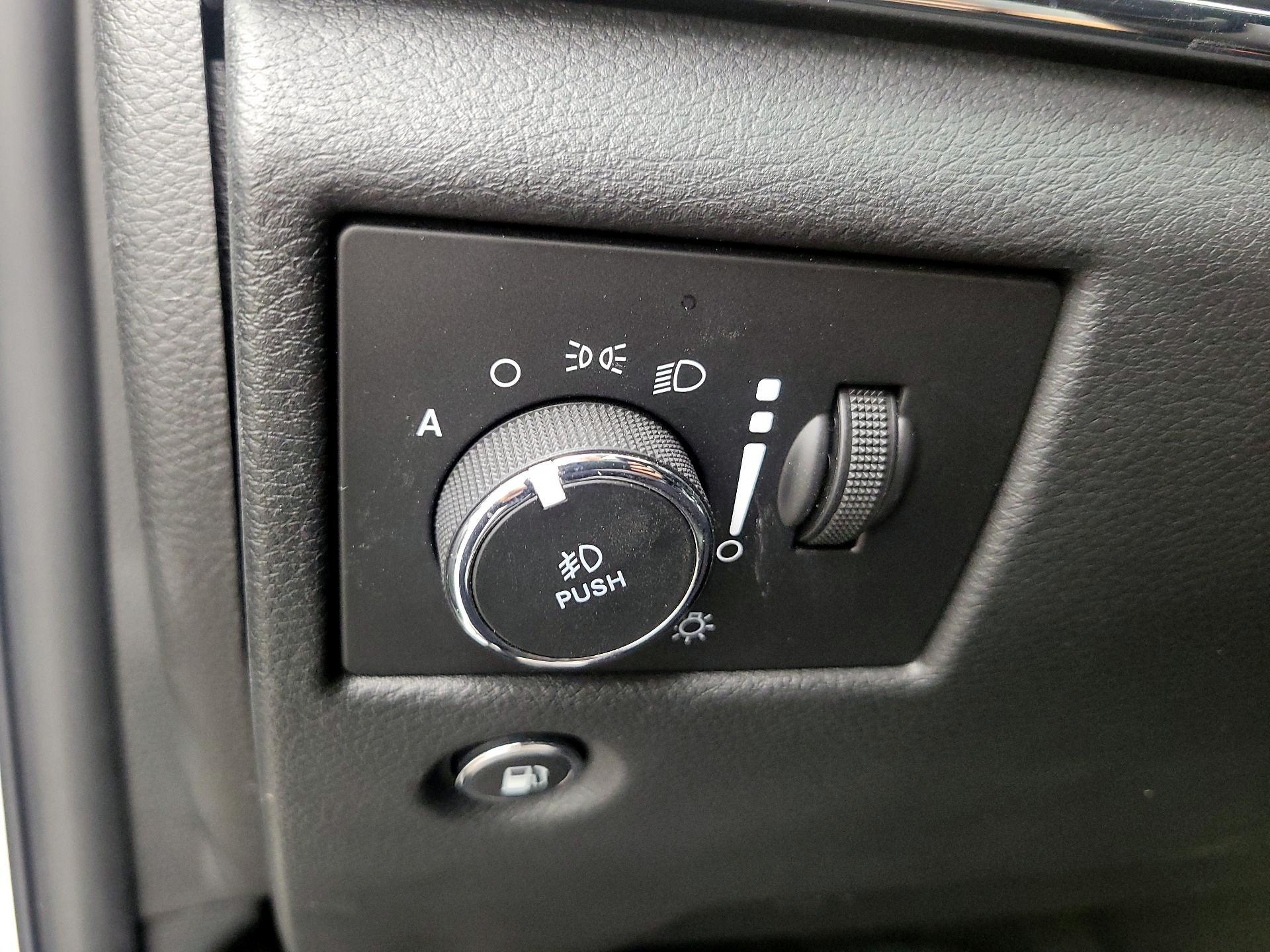 Thumbnail: 2019 Jeep Grand Cherokee - 13