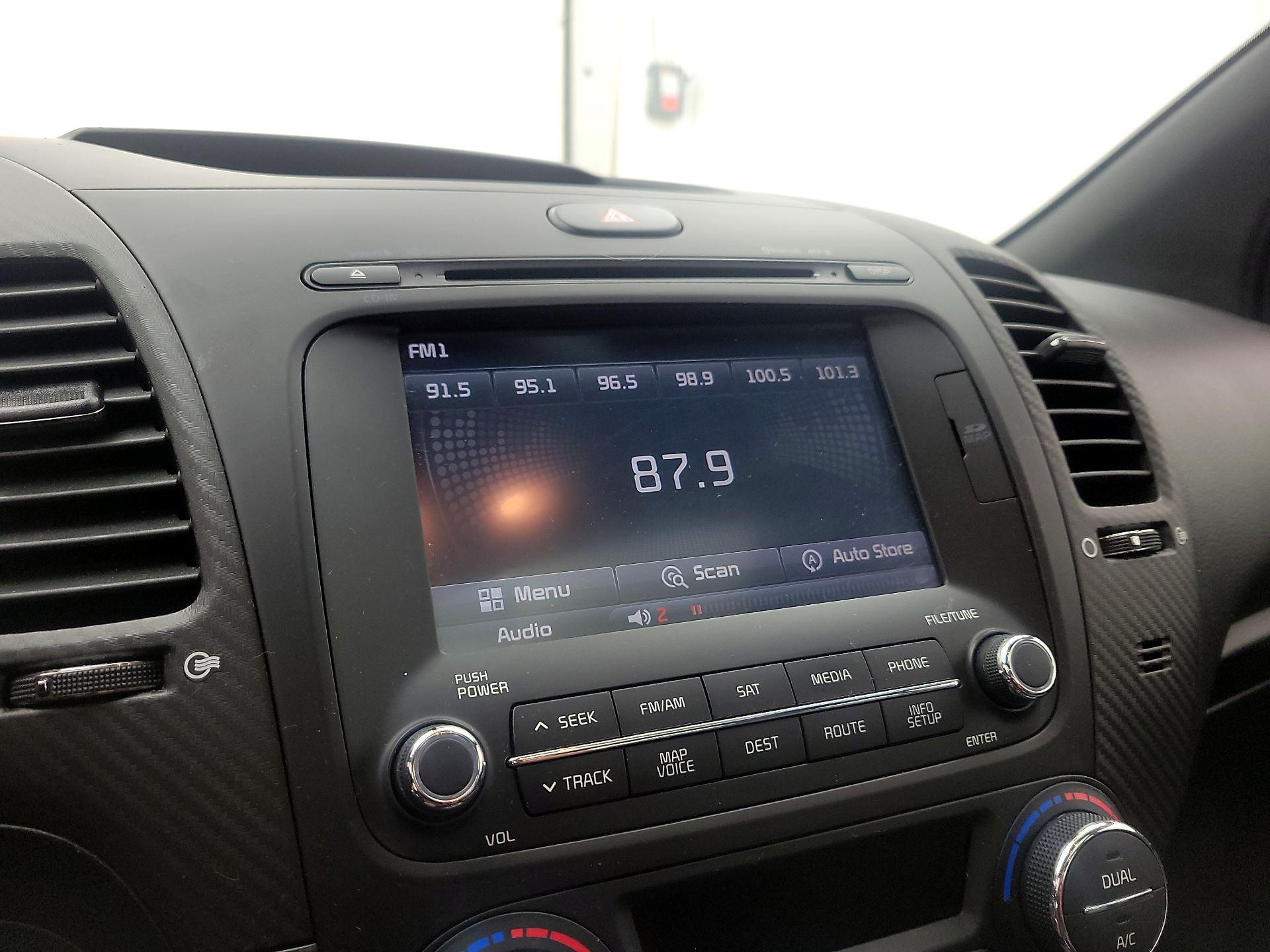 Thumbnail: 2016 Kia Forte - 15