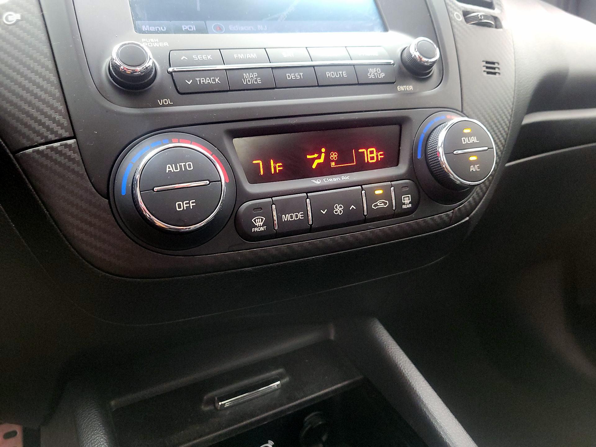Thumbnail: 2016 Kia Forte - 16